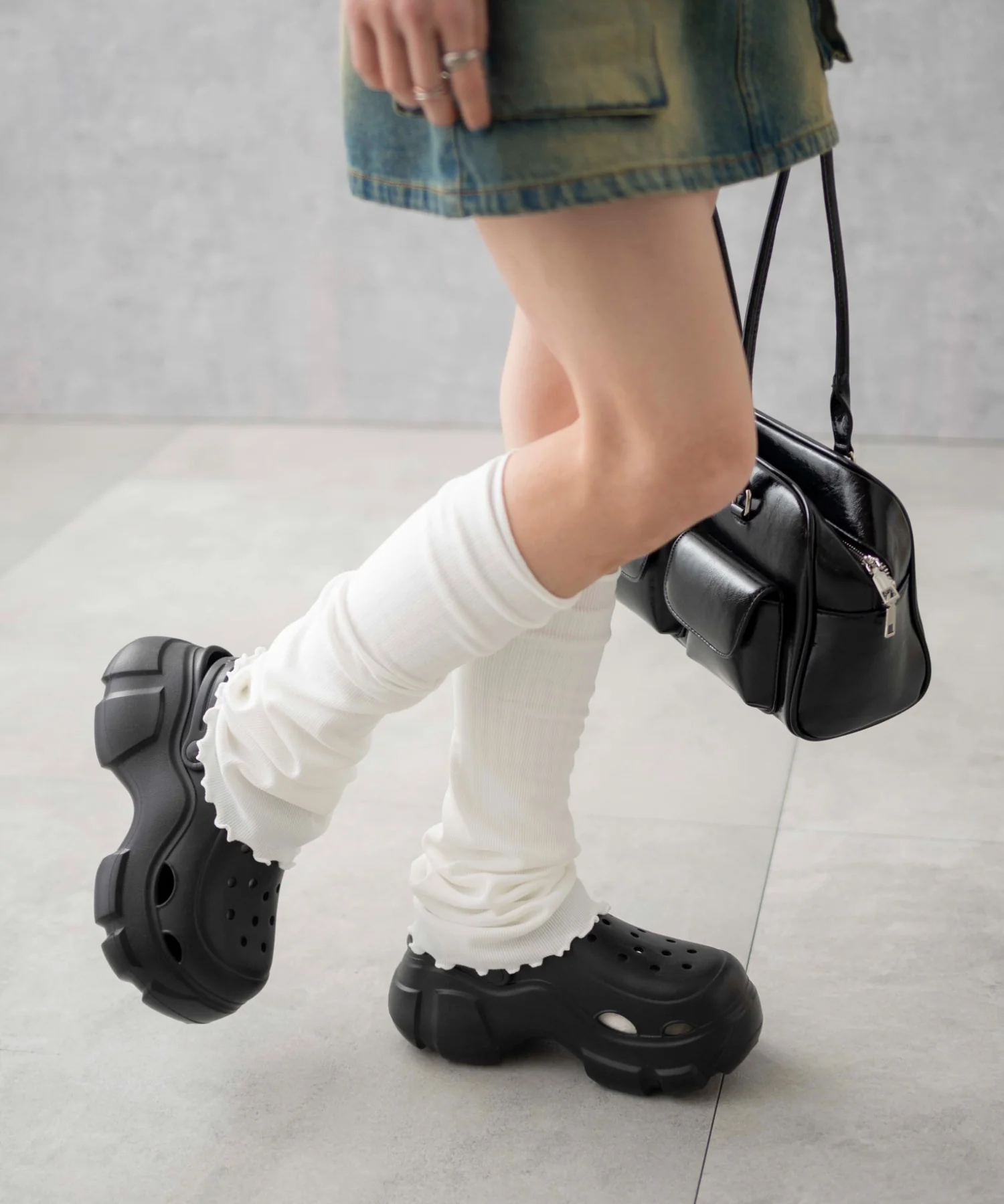 ボリュームカラーサンダル - Image 5