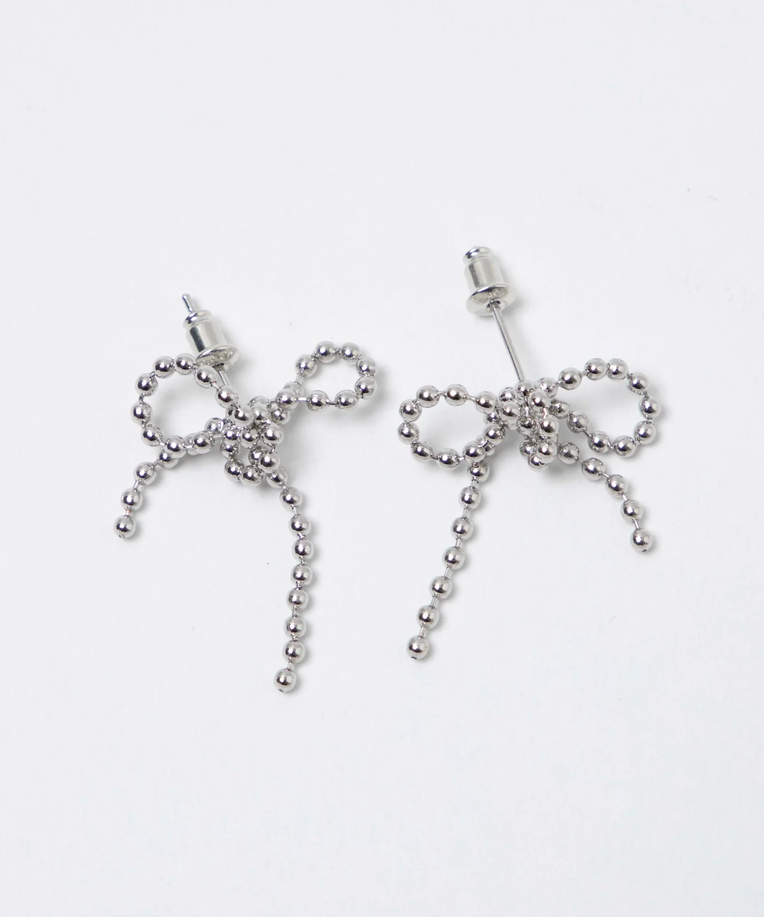 Lボールチェーンリボンピアス - Image 4