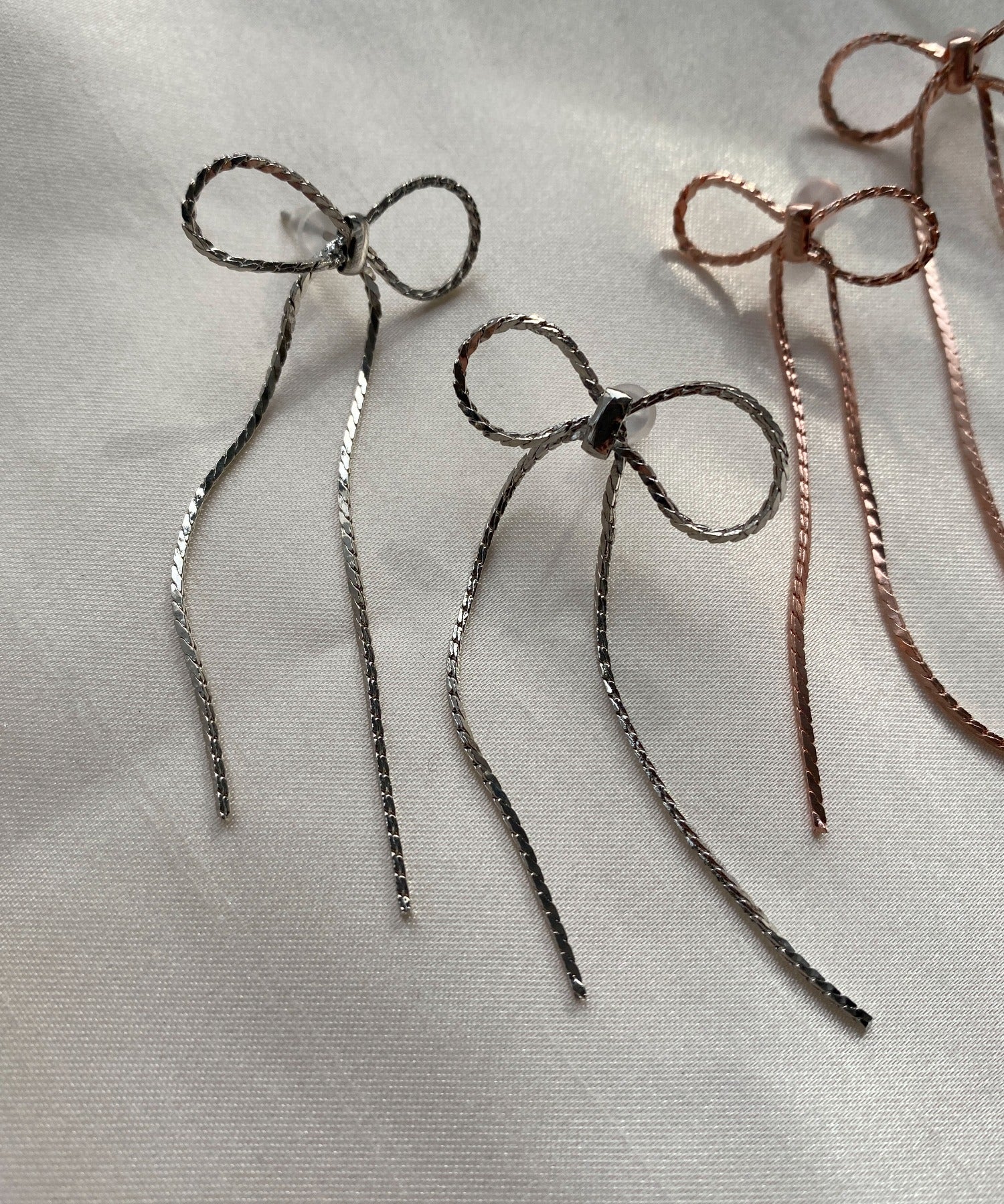 Lチェーンリボンピアス