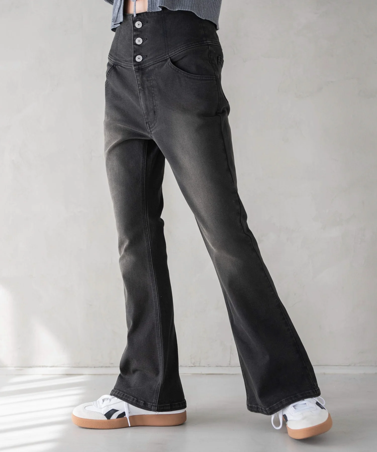 ハイウエストストレッチフレアデニムパンツ - Image 29