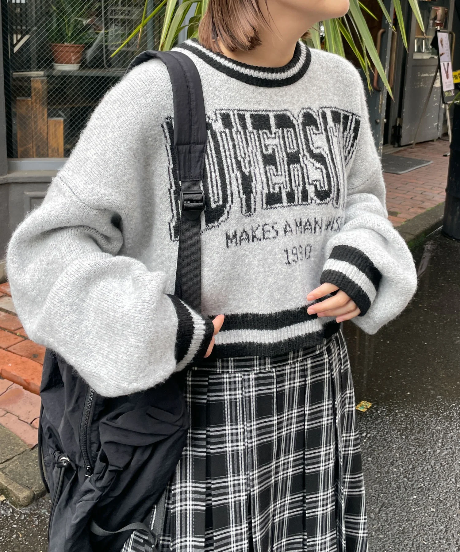 ラインリブフラッフィーショートニット - Image 17
