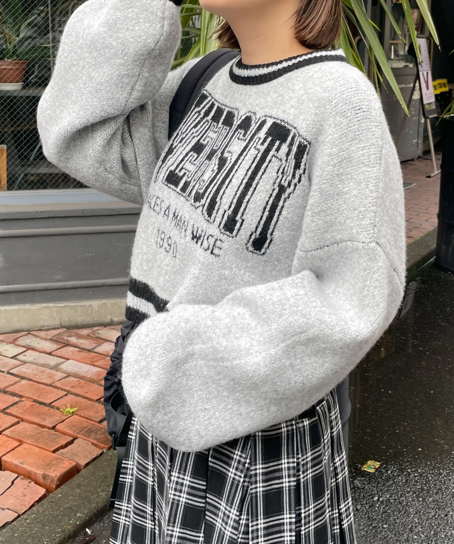 ラインリブフラッフィーショートニット - Image 18
