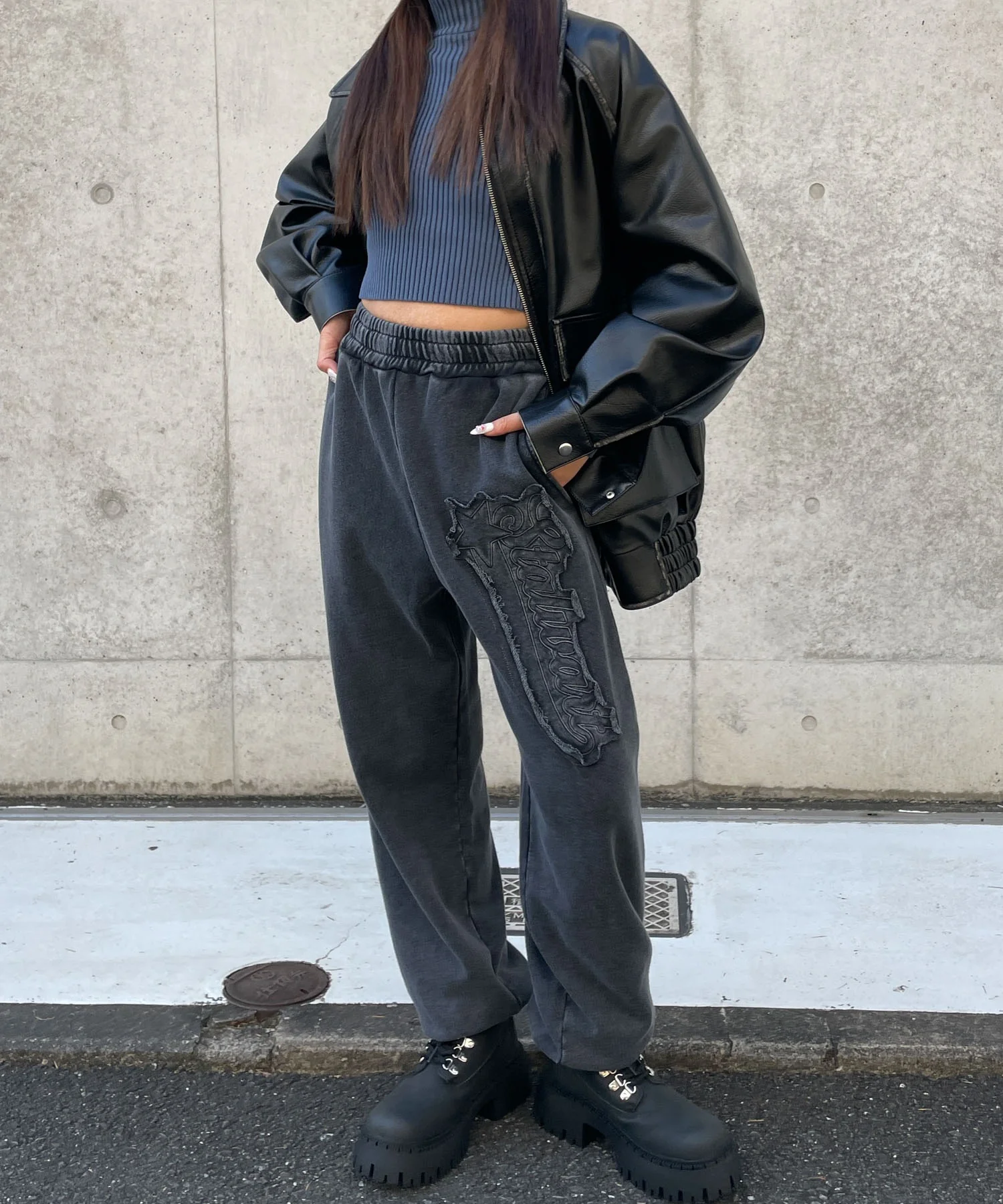 ロゴアシッドウォッシュパンツ - Image 5