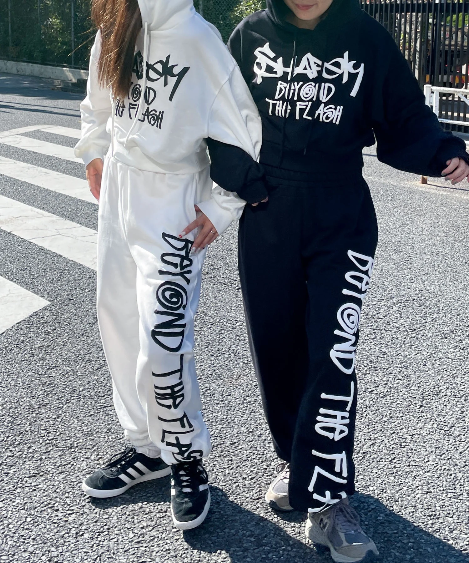 ハンドライティングショートパーカー - Image 6
