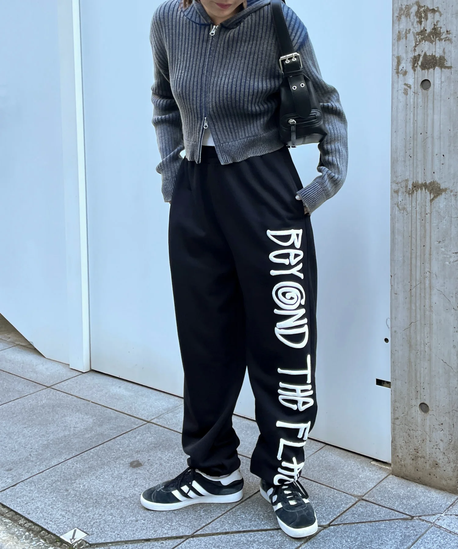 ハンドライティングスウェットパンツ - Image 4