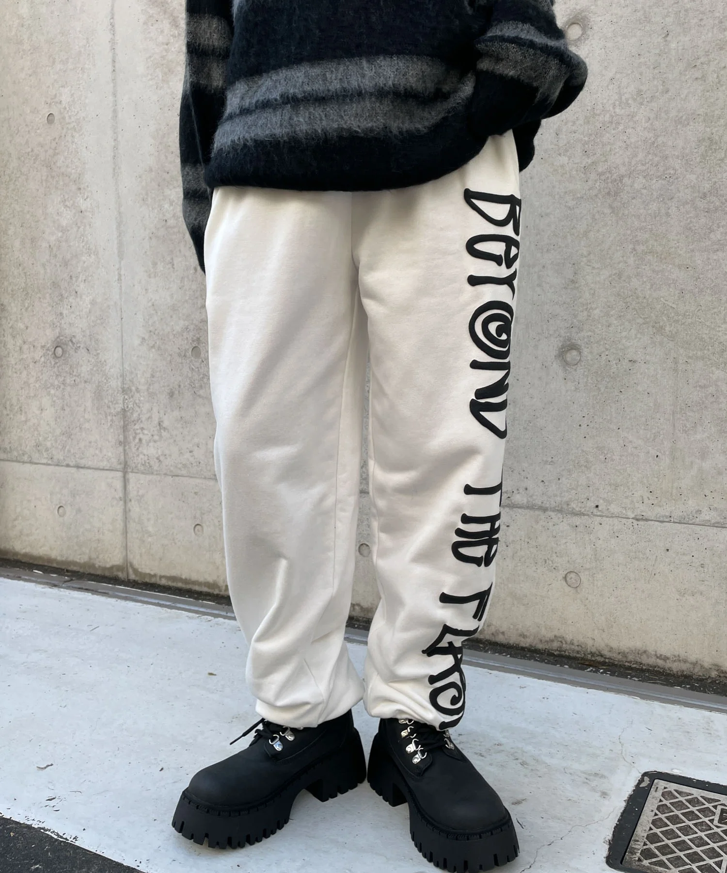 ハンドライティングスウェットパンツ - Image 7