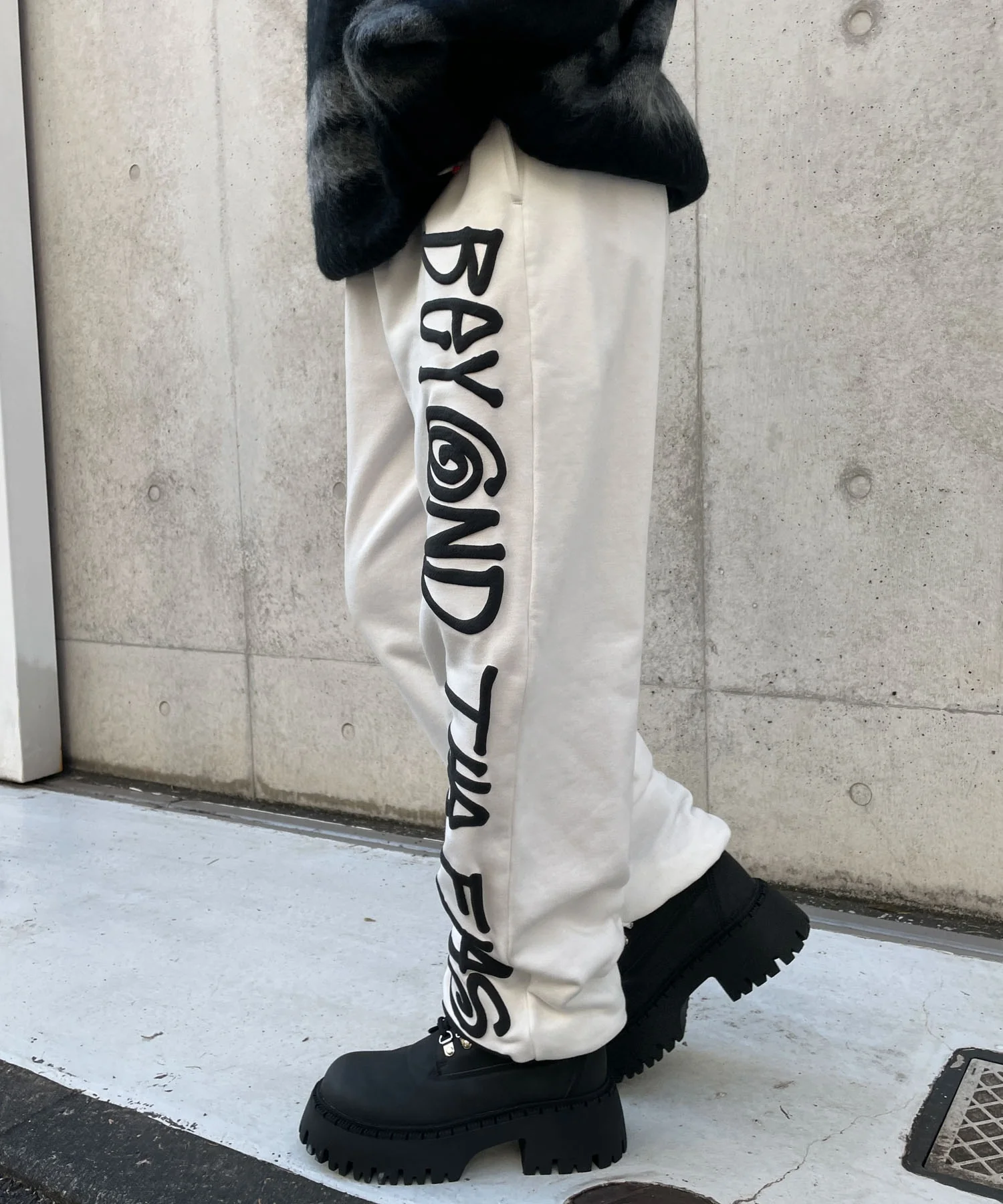 ハンドライティングスウェットパンツ - Image 8