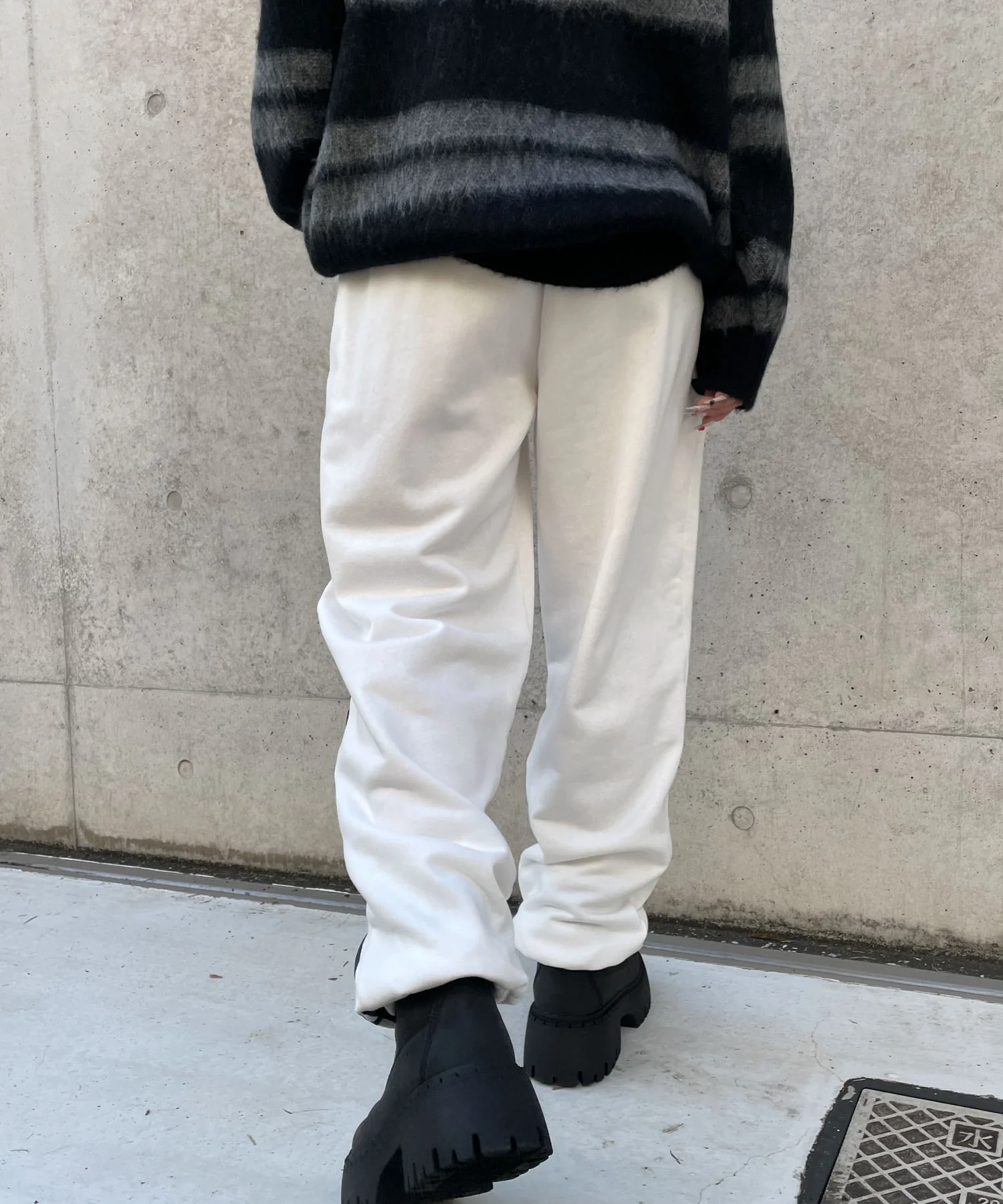 ハンドライティングスウェットパンツ - Image 9