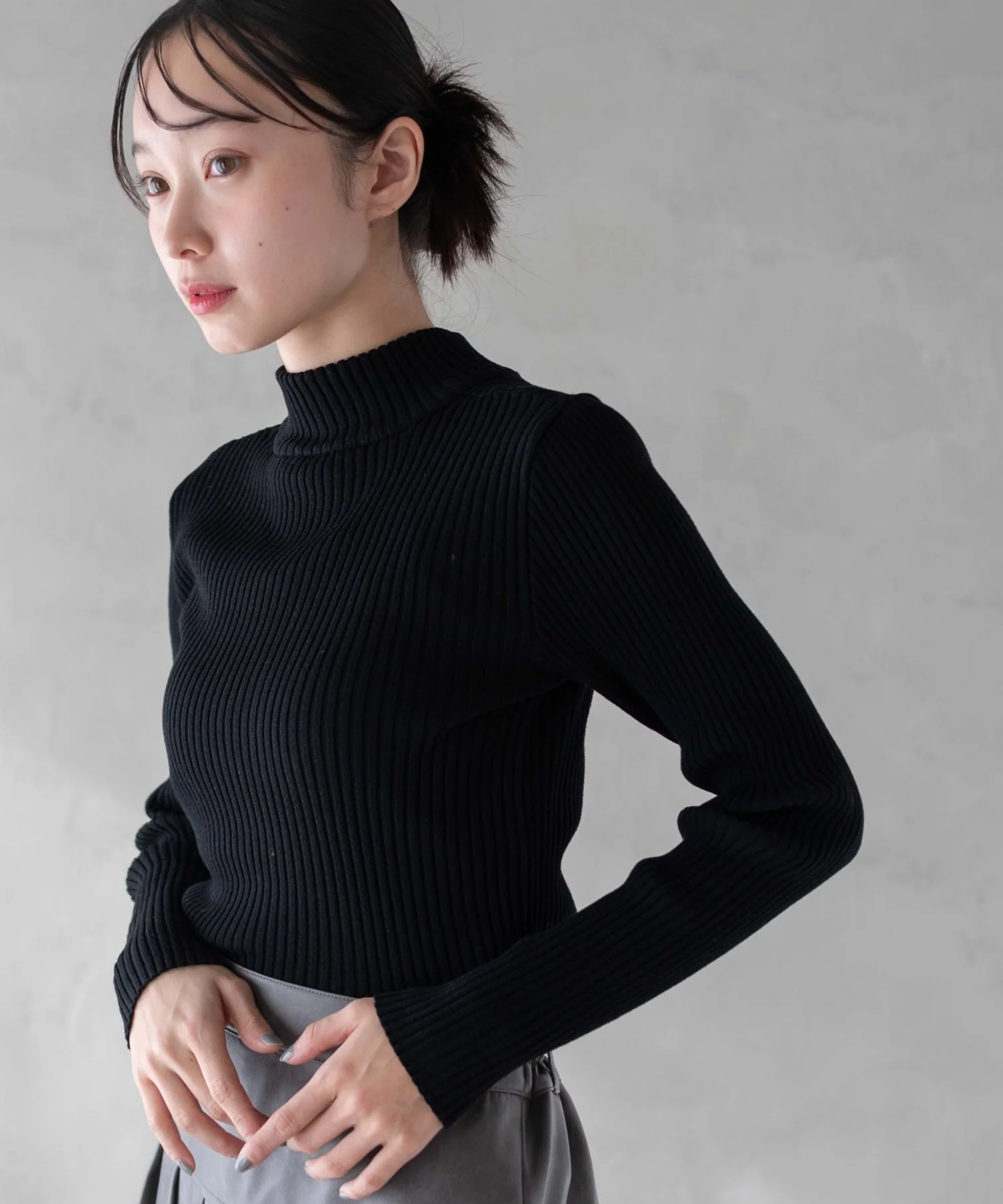 リブハイネックショートニット - Image 3