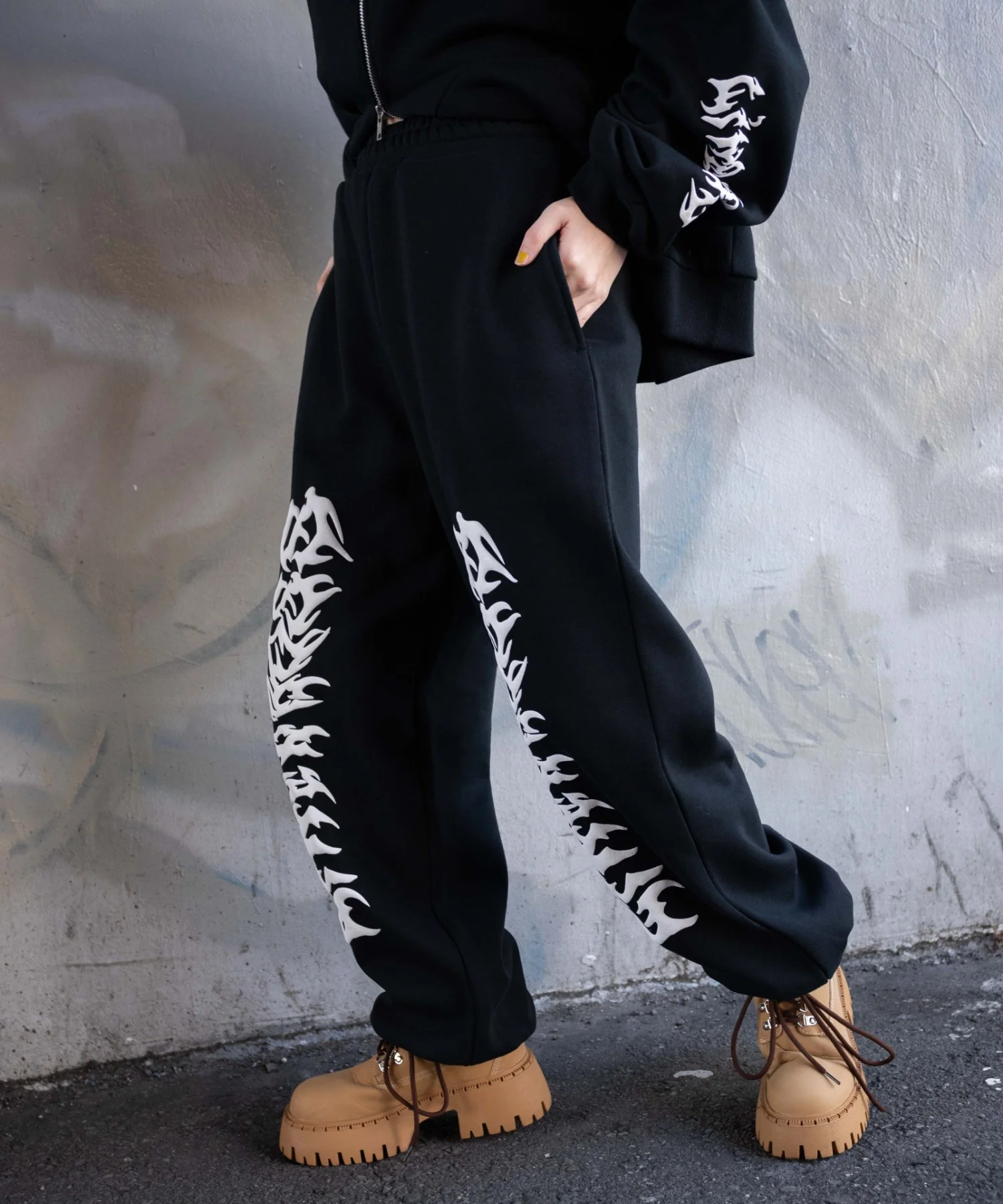 グラフィックスウェットパンツ - Image 12