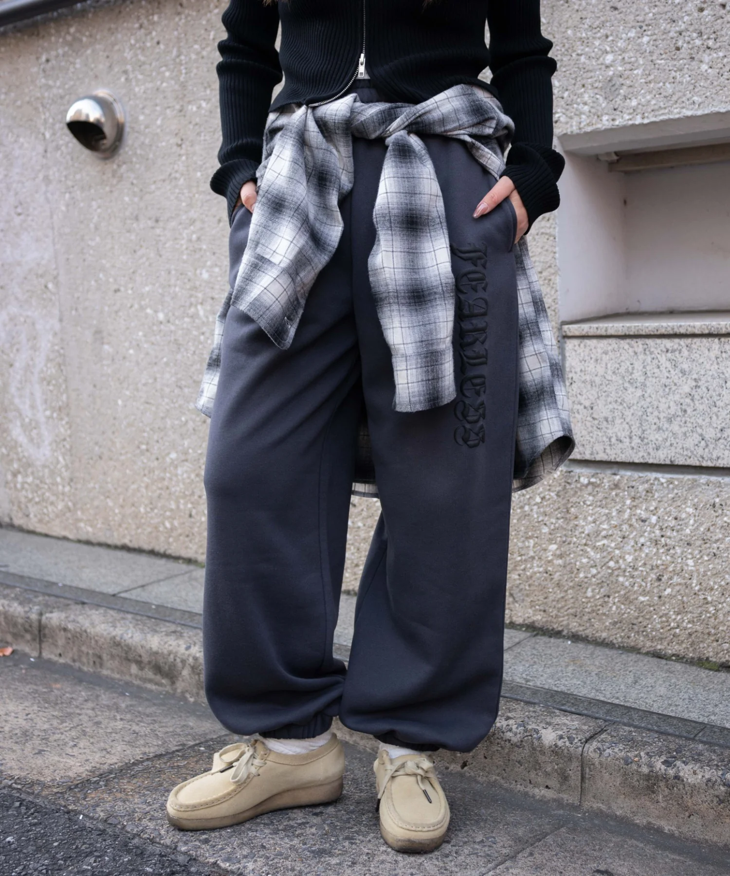 グラフィックスウェットパンツ - Image 16
