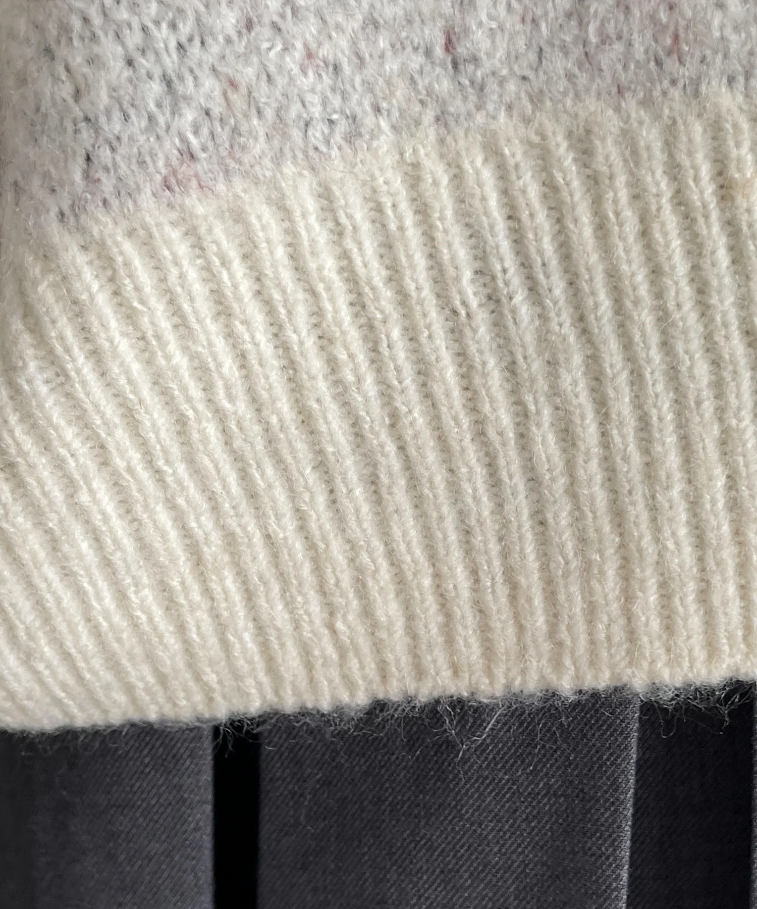 ファニーグラフィックフラッフィーニットプルオーバー - Image 11