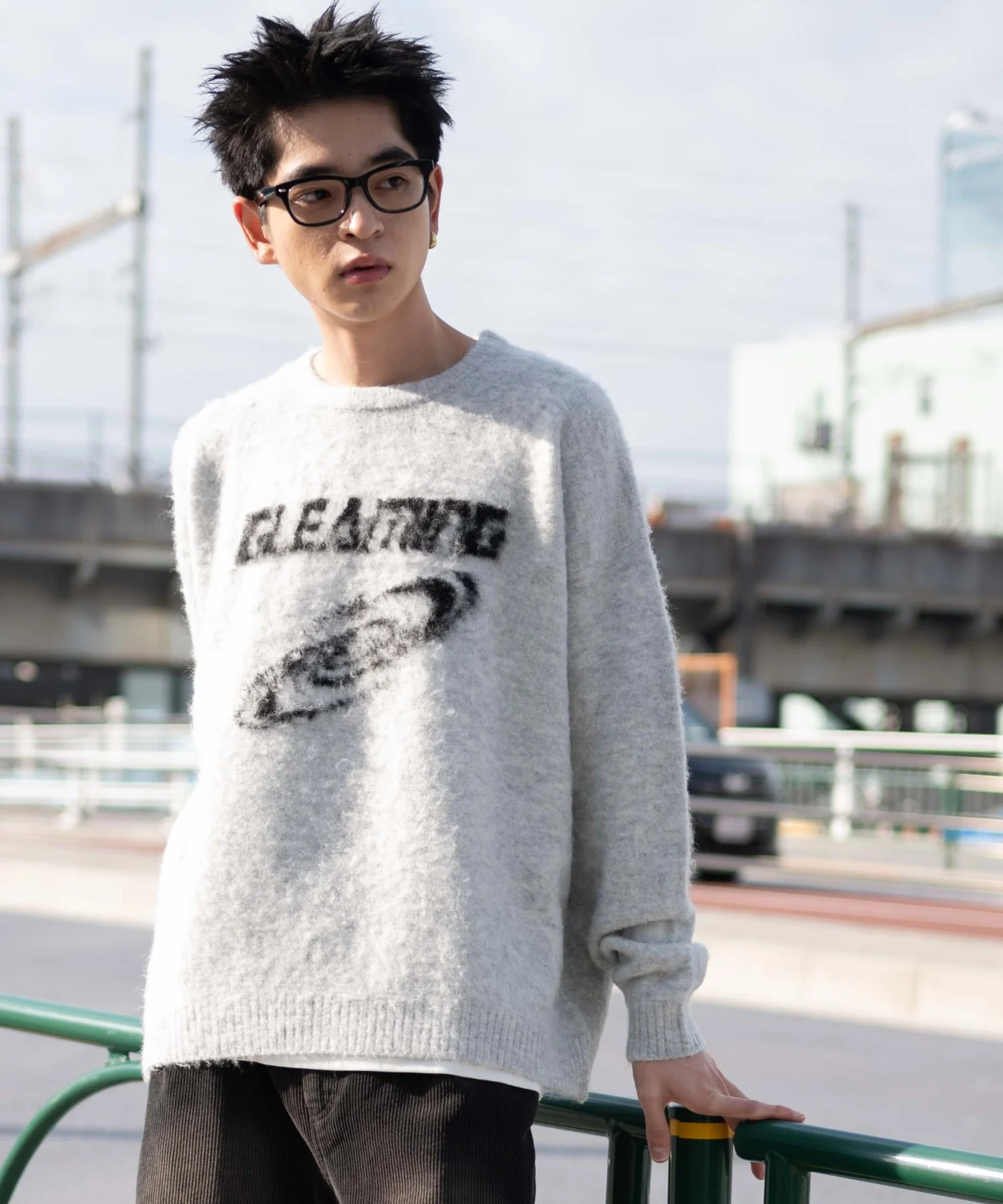 シャギーグラフィックプルオーバー - Image 11