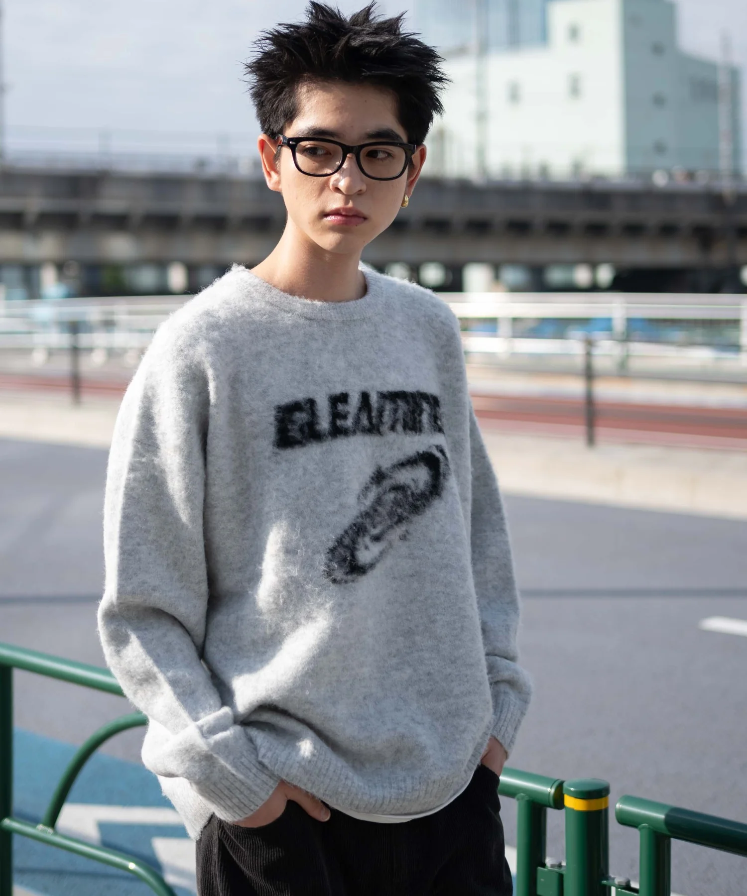 シャギーグラフィックプルオーバー - Image 13
