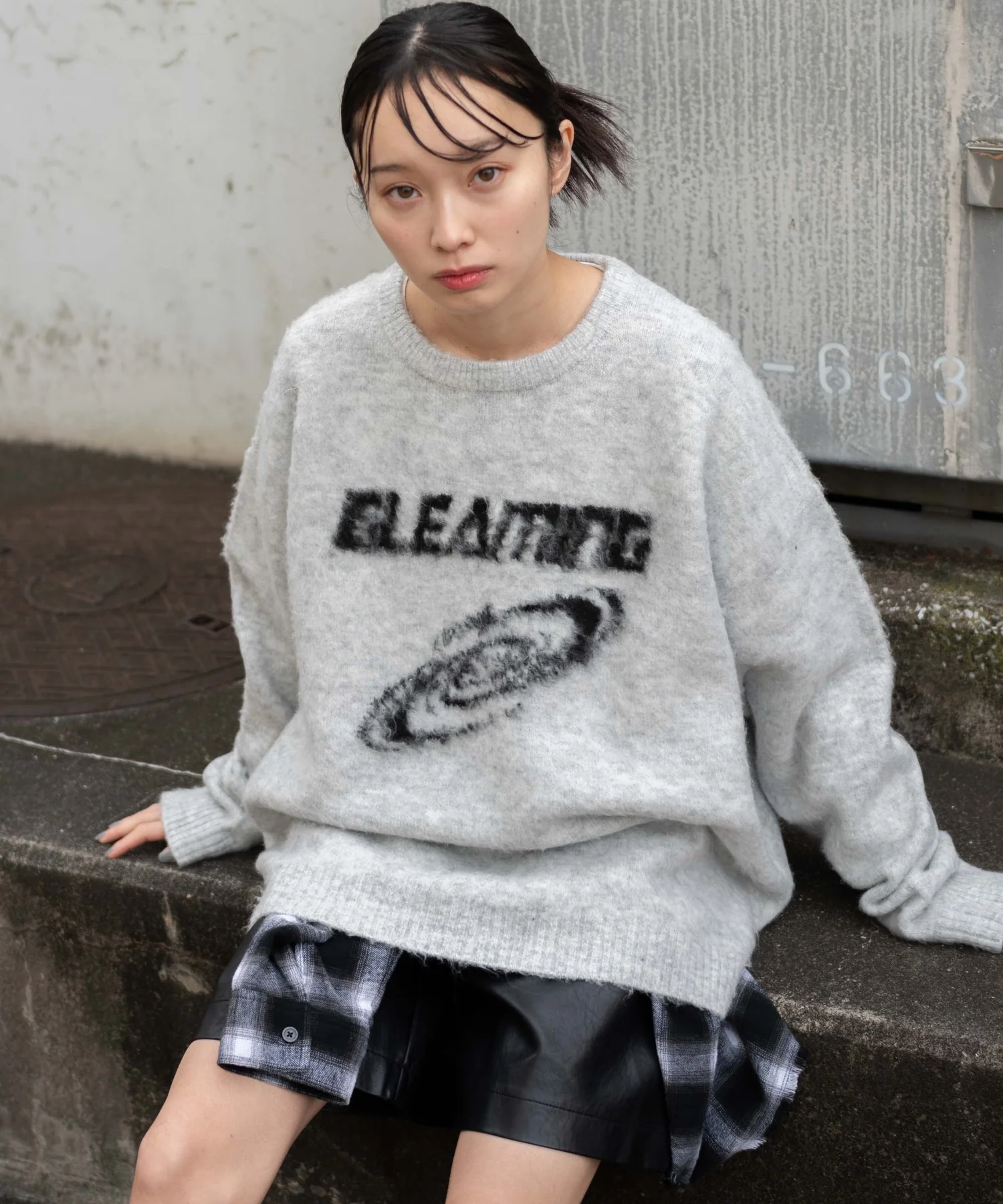 シャギーグラフィックプルオーバー - Image 19
