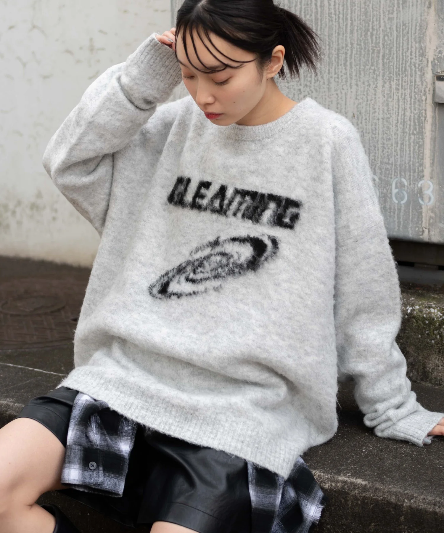 シャギーグラフィックプルオーバー - Image 3