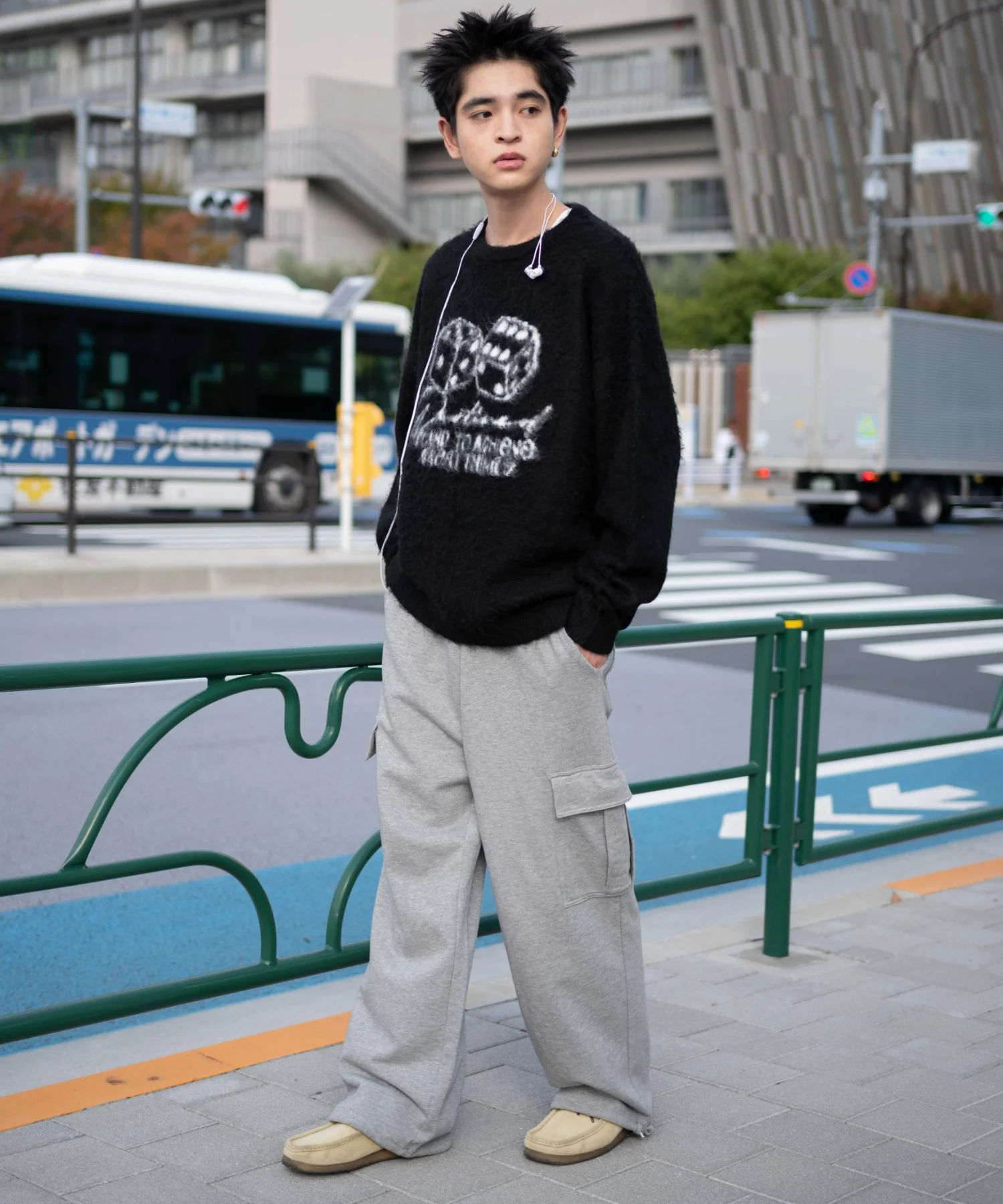 シャギーグラフィックプルオーバー - Image 7