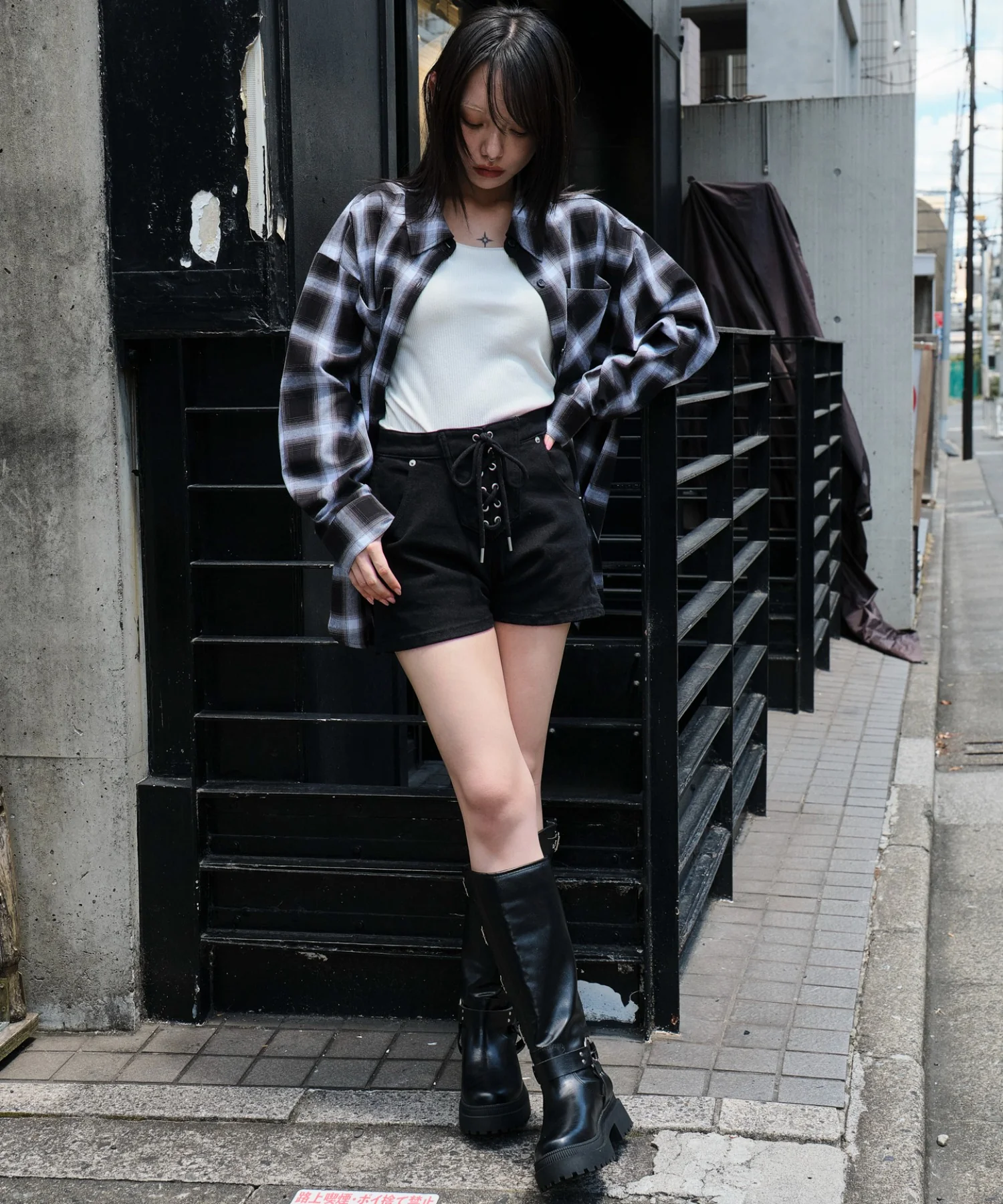 レースアップデニムショートパンツ - Image 18