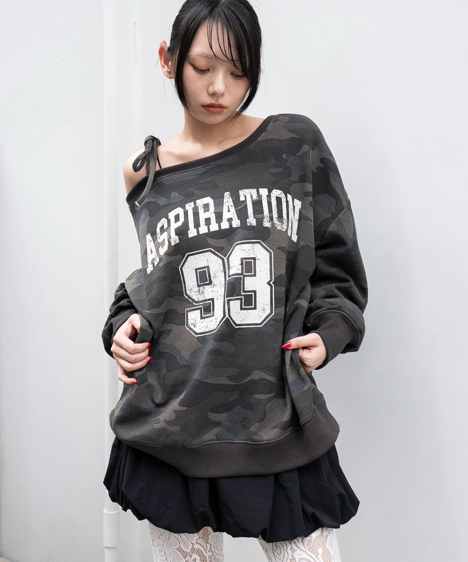 2WAYグラフィックワンショルBIGスウェット - Image 2