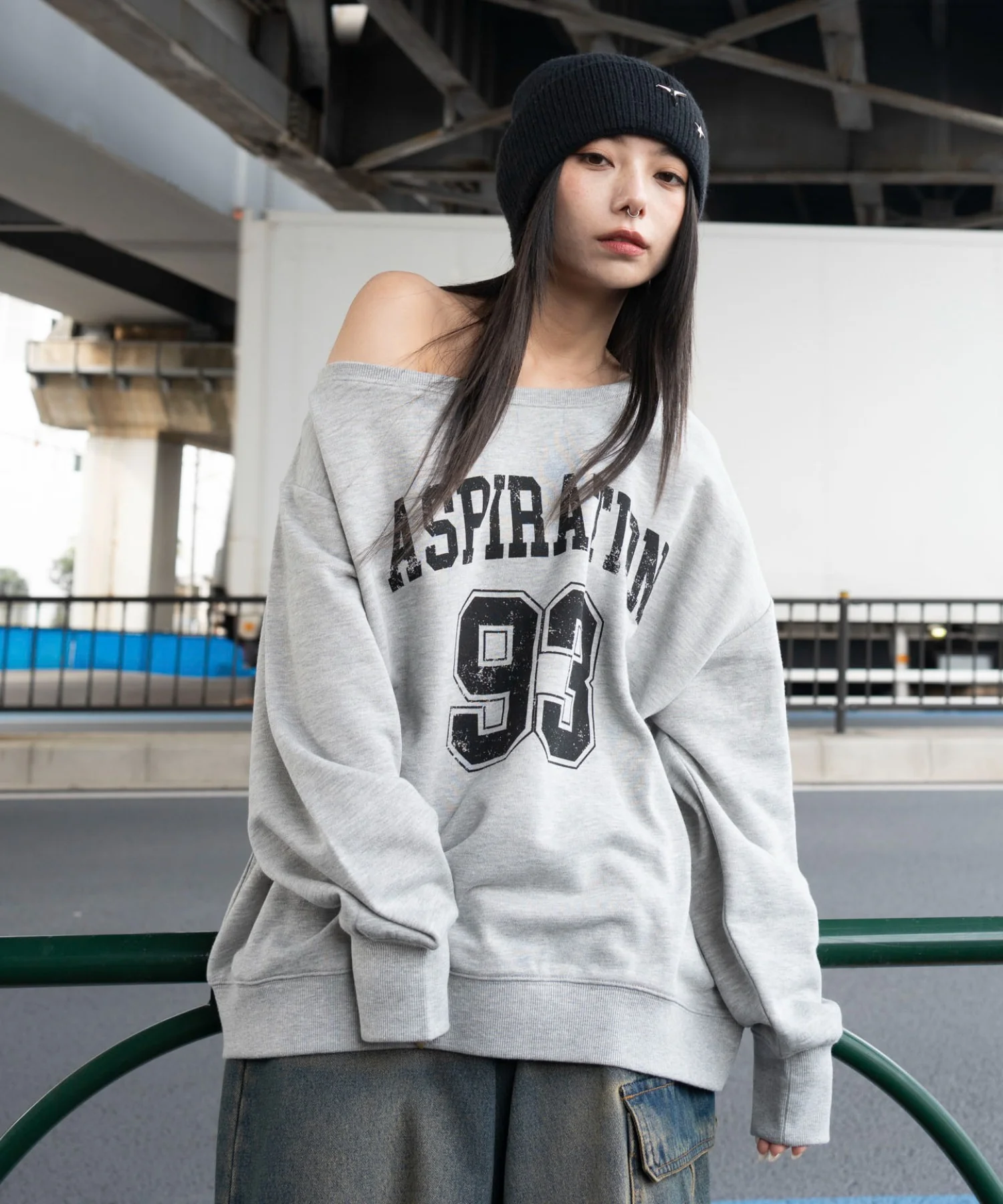 2WAYグラフィックワンショルBIGスウェット - Image 6