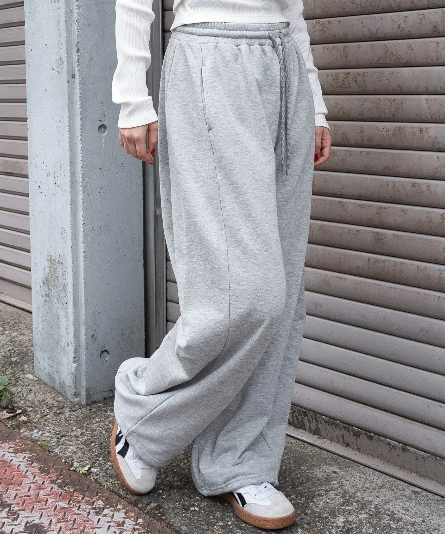 カーブデザインスウェットパンツ - Image 10