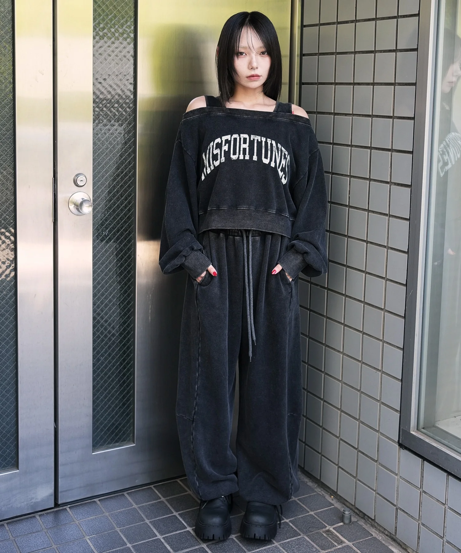 カーブデザインスウェットパンツ - Image 18