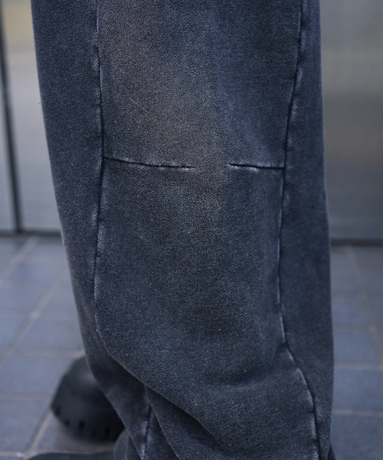 カーブデザインスウェットパンツ - Image 8