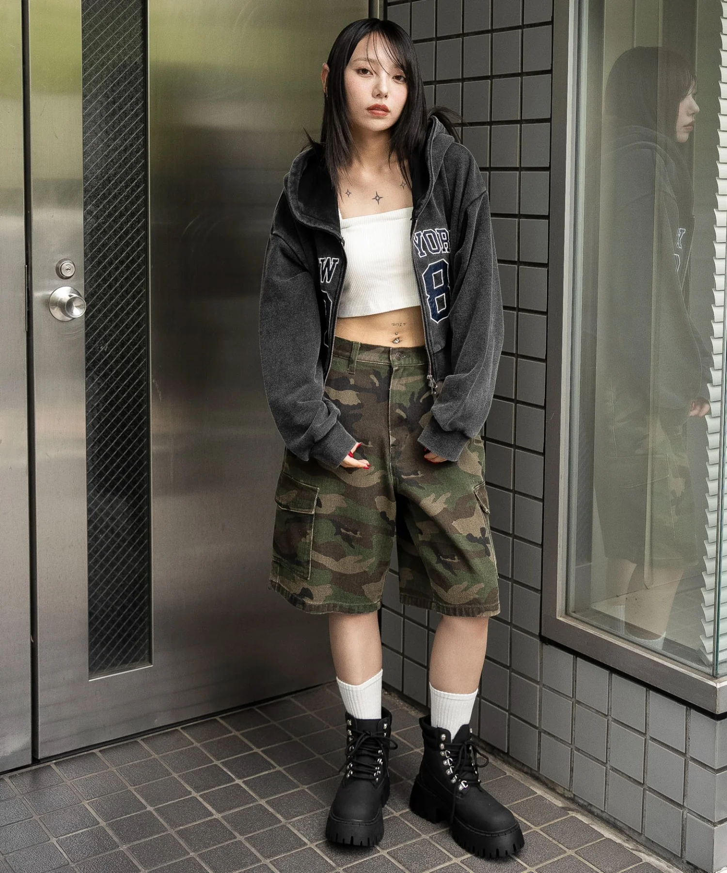 グラフィックショートZIPパーカー - Image 8
