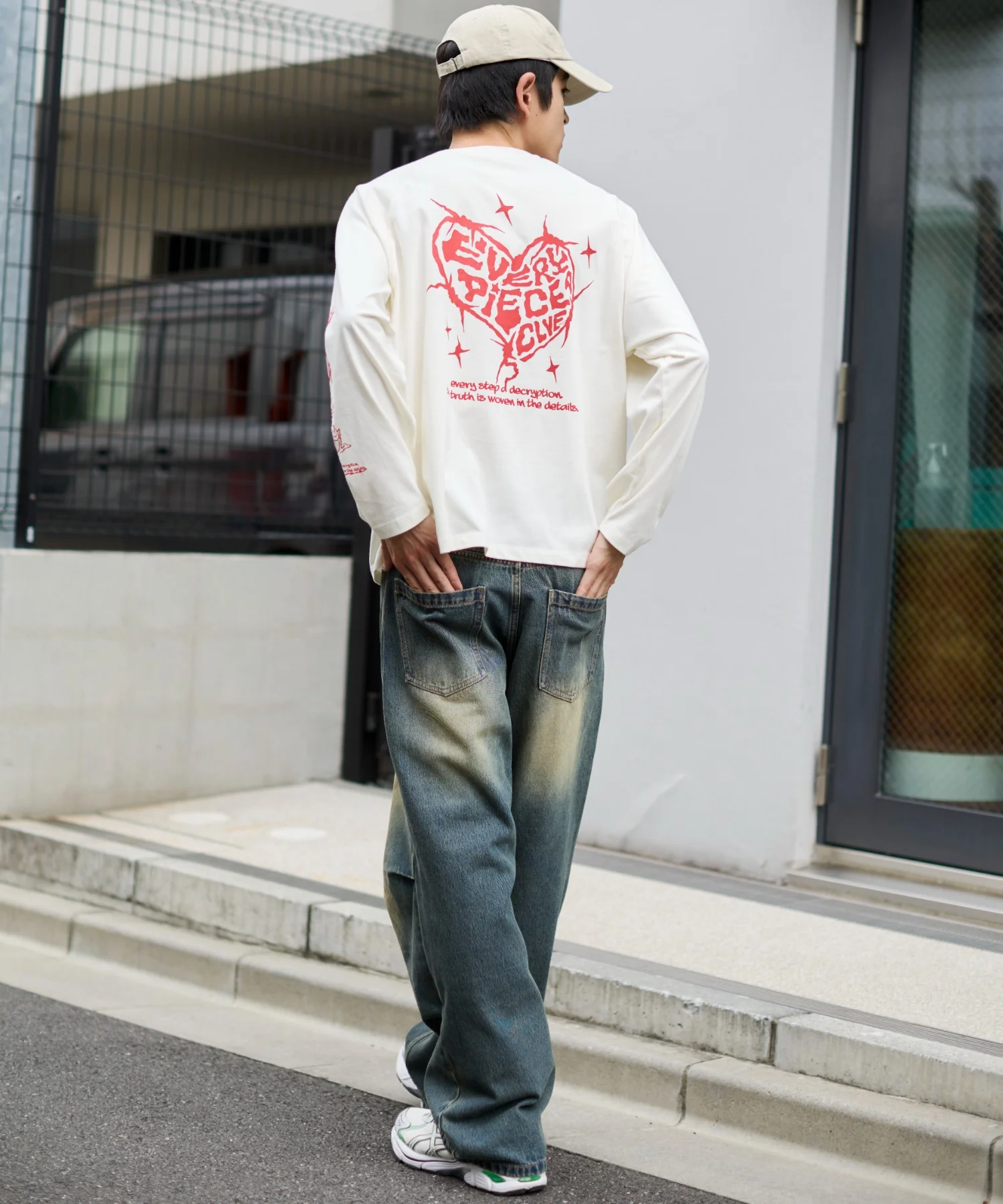 スリーブロゴグラフィックラグランT（LS） - Image 5