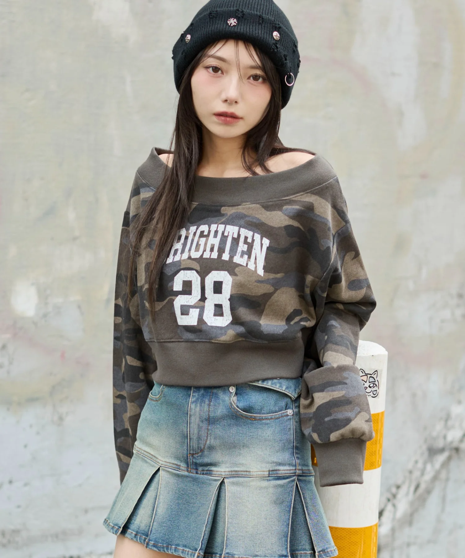 オフショルショートスウェット - Image 12