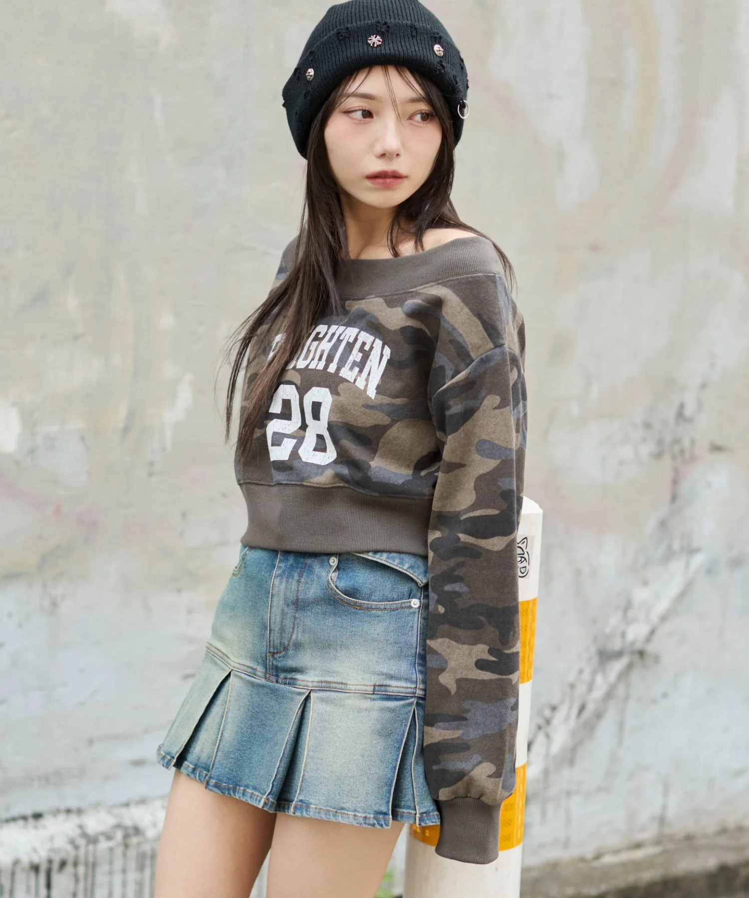 オフショルショートスウェット - Image 13
