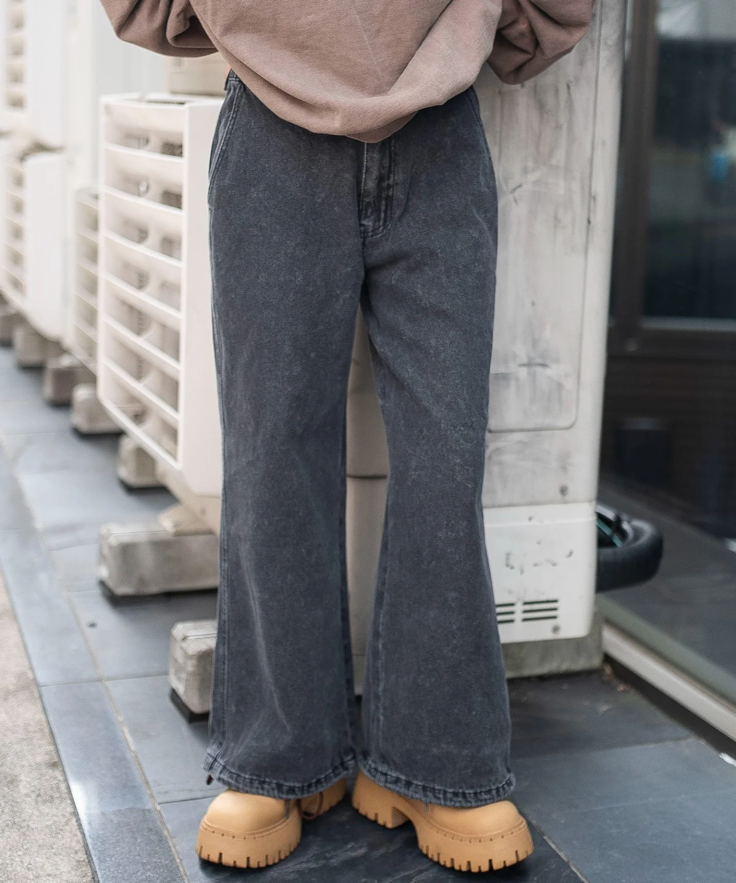ローライズバギーフレアデニムパンツ - Image 25
