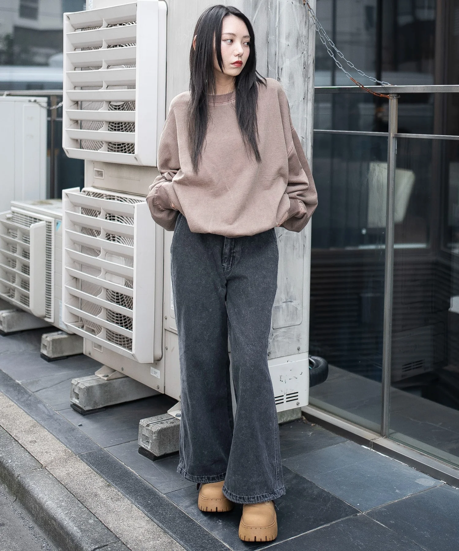 ローライズバギーフレアデニムパンツ - Image 29