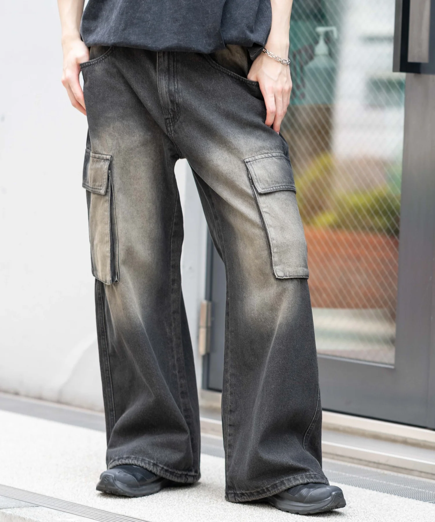 ローライズバギーフレアデニムカーゴパンツ - Image 35