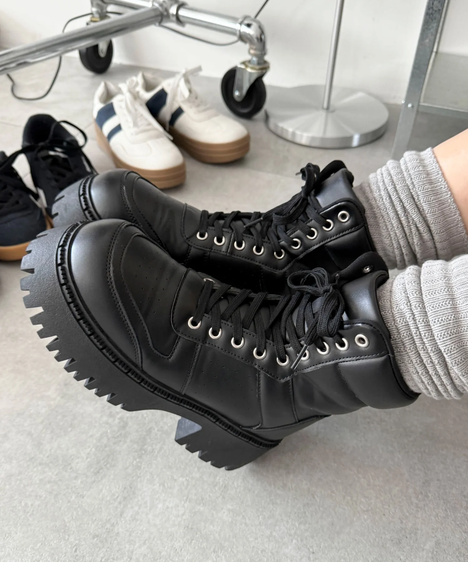 スニーカーブーツ - Image 16