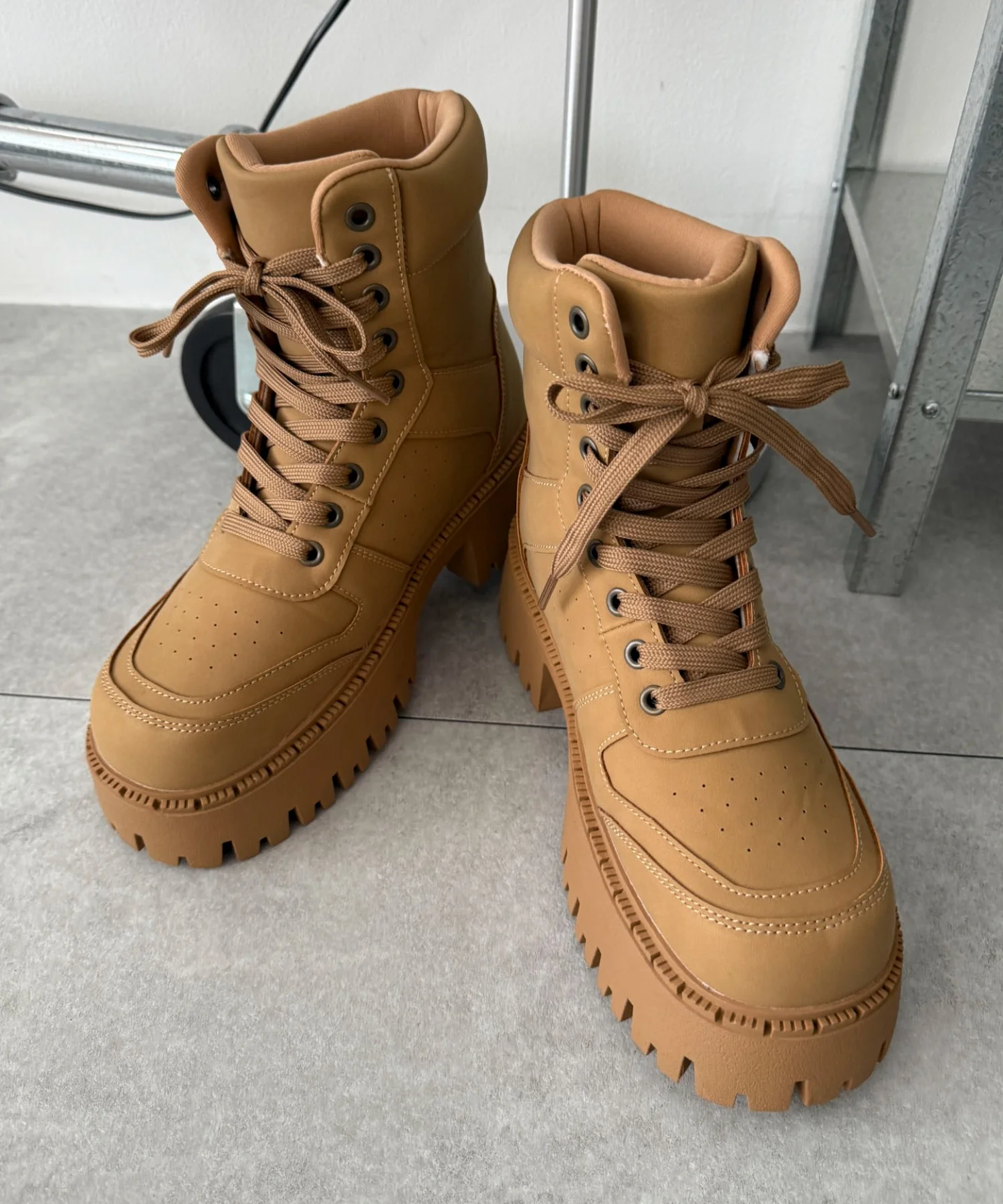 スニーカーブーツ - Image 19