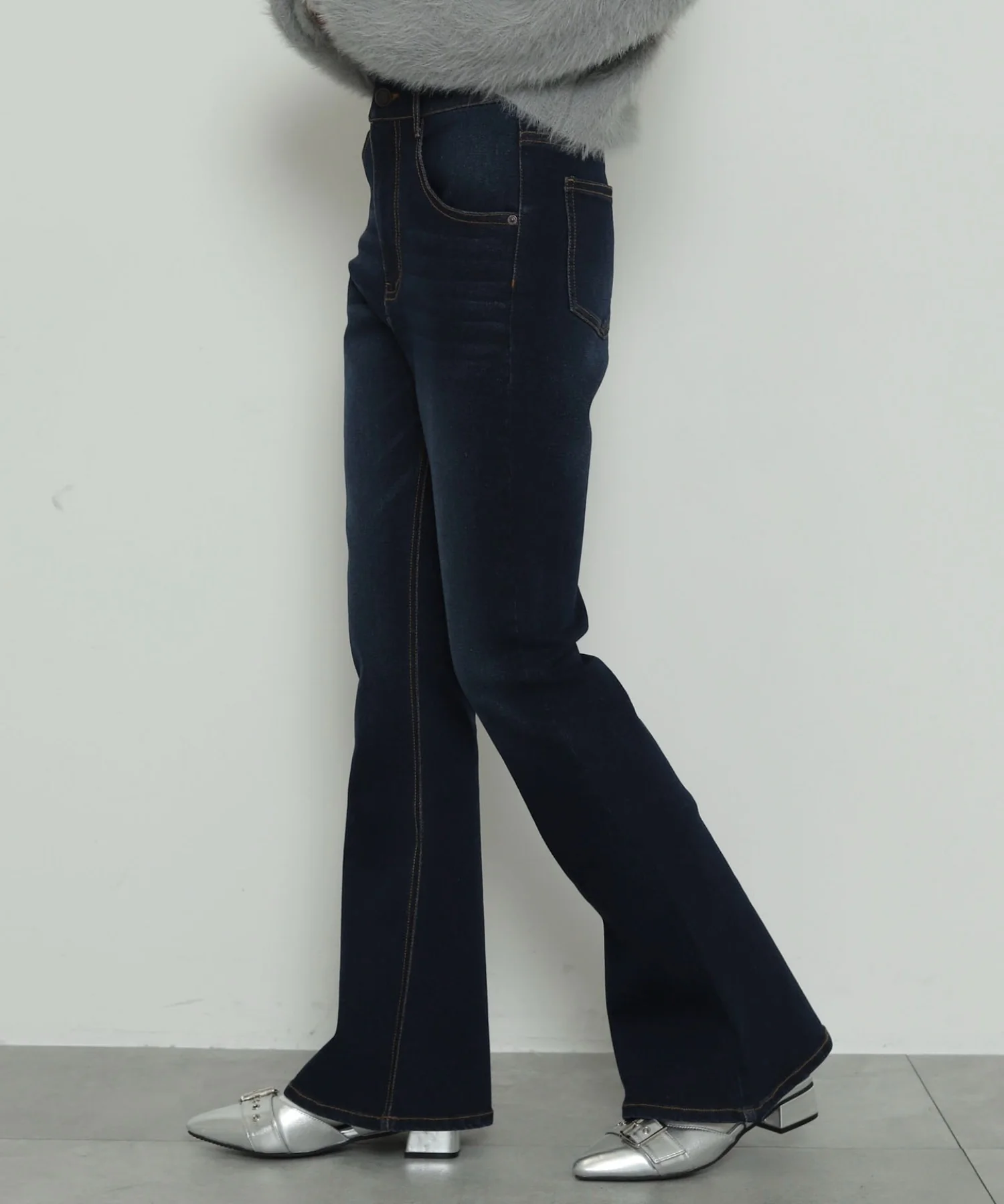 ストレッチフレアデニムパンツ - Image 23