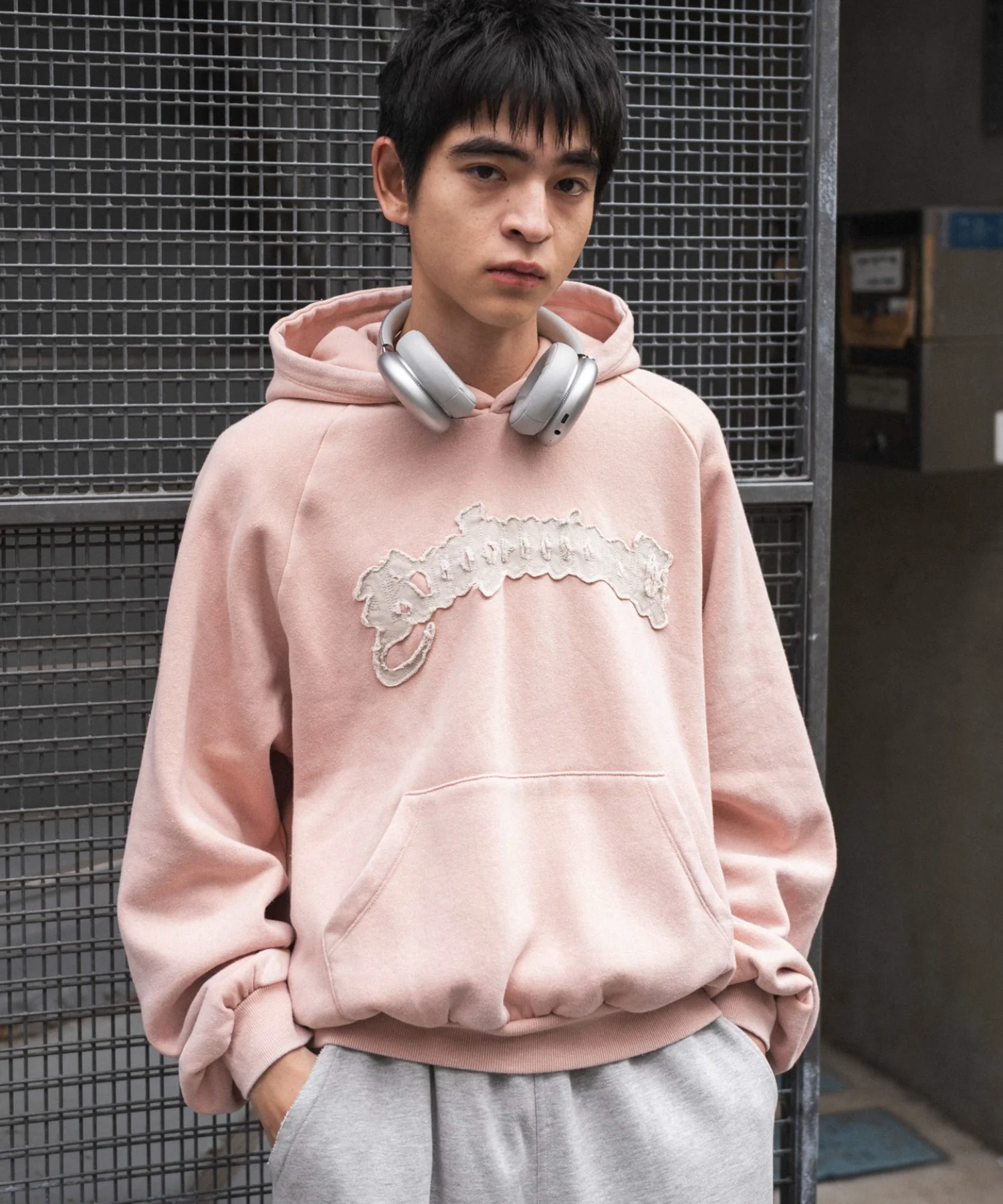 裏起毛ショートグラフィックプルパーカー - Image 16
