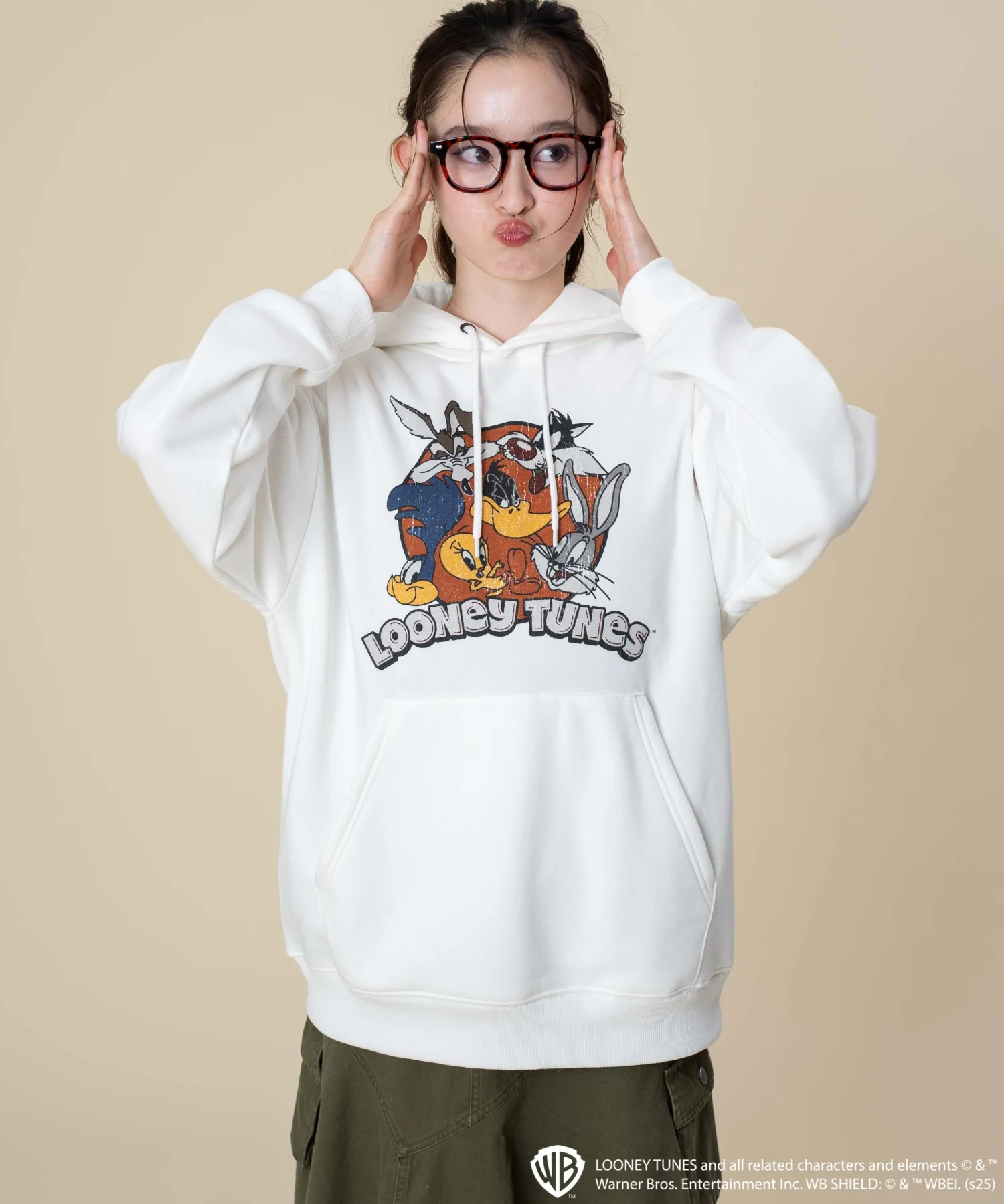 LOONEYTUNESグラフィックプルパーカー - Image 11