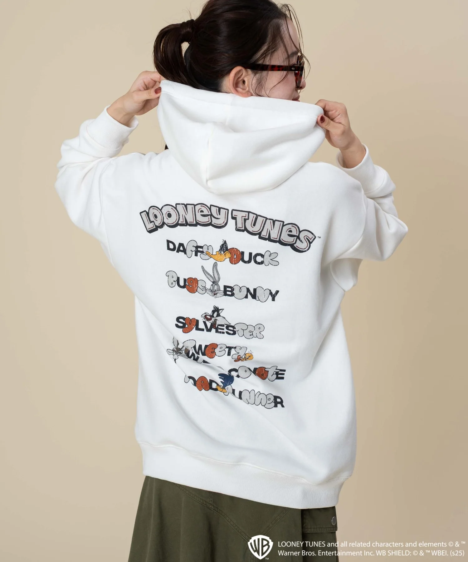 LOONEYTUNESグラフィックプルパーカー - Image 12