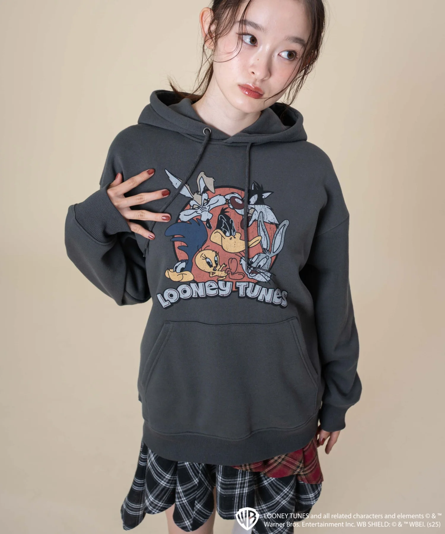 LOONEYTUNESグラフィックプルパーカー - Image 19