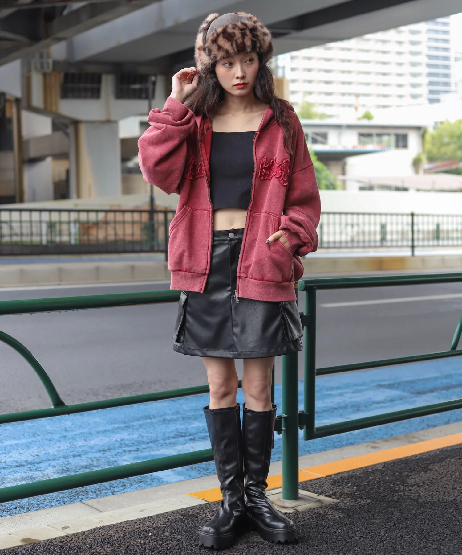 裏起毛ショートグラフィックZIPパーカー - Image 12