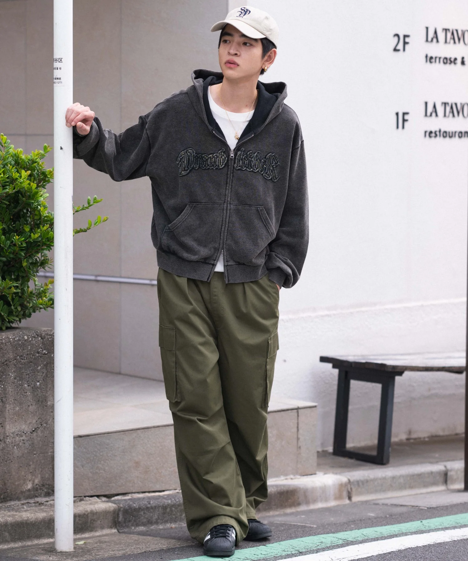 裏起毛ショートグラフィックZIPパーカー - Image 17
