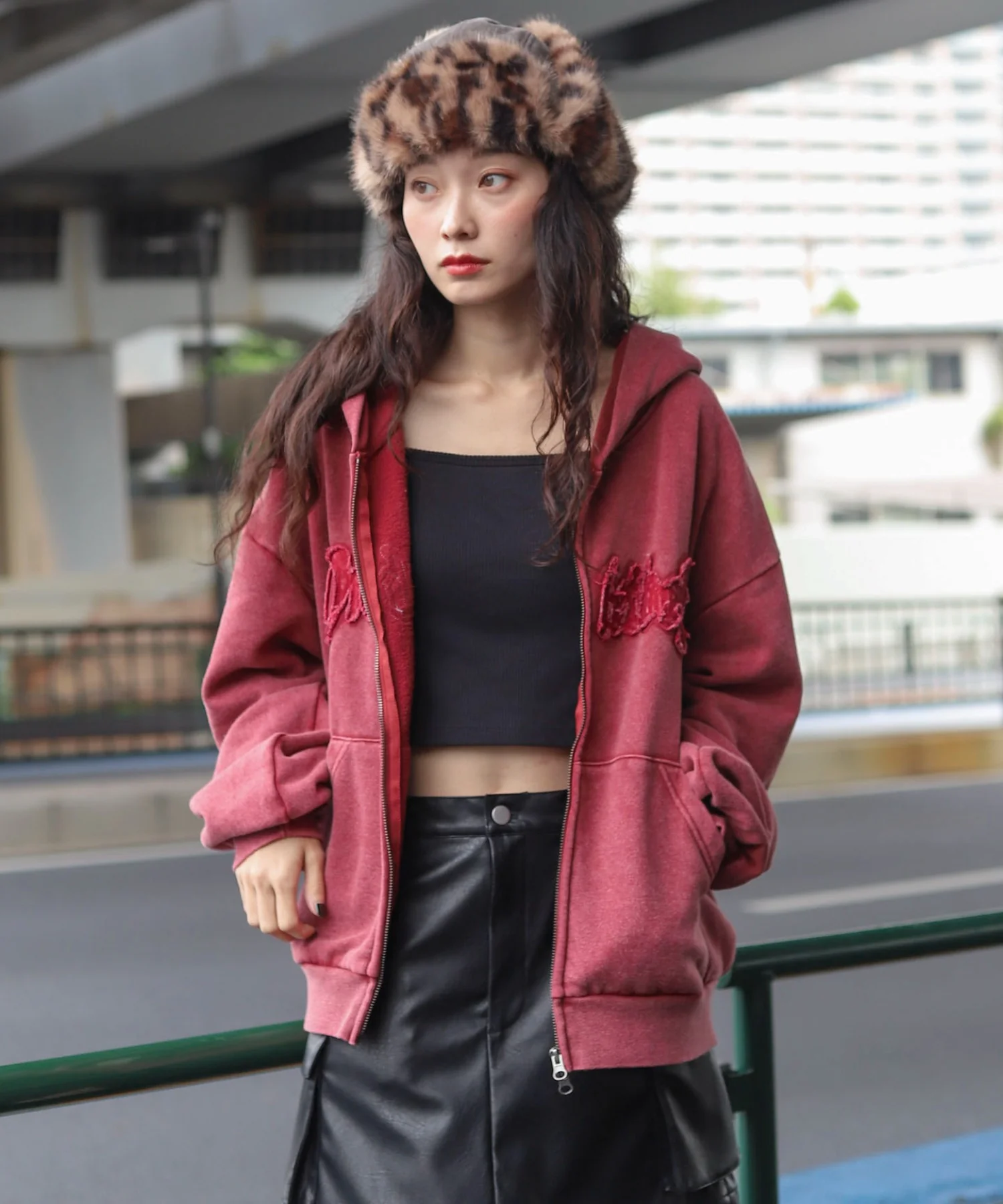 裏起毛ショートグラフィックZIPパーカー - Image 43