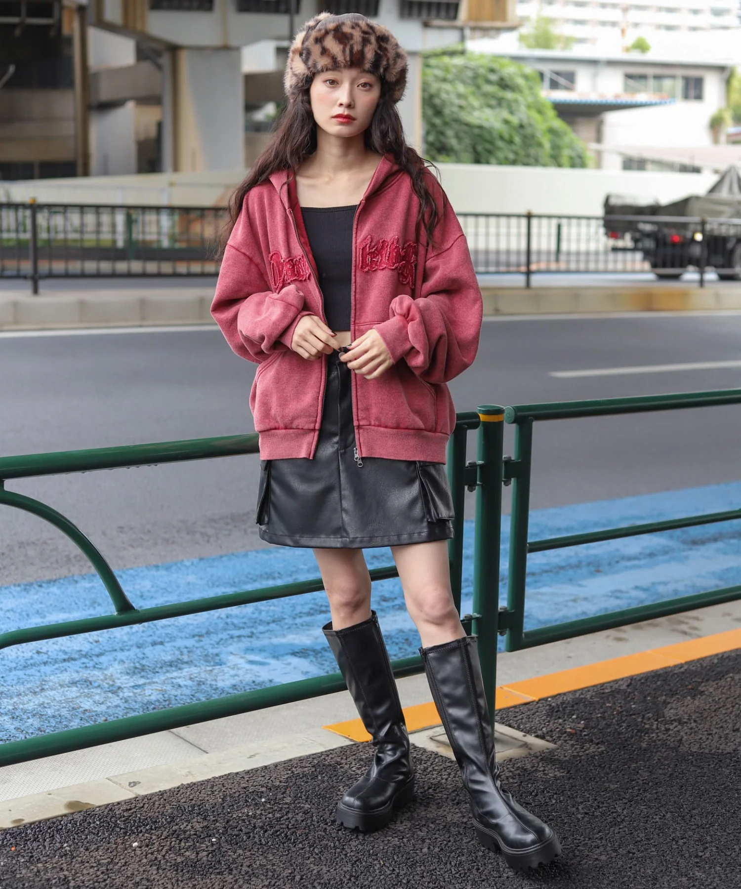 裏起毛ショートグラフィックZIPパーカー - Image 45