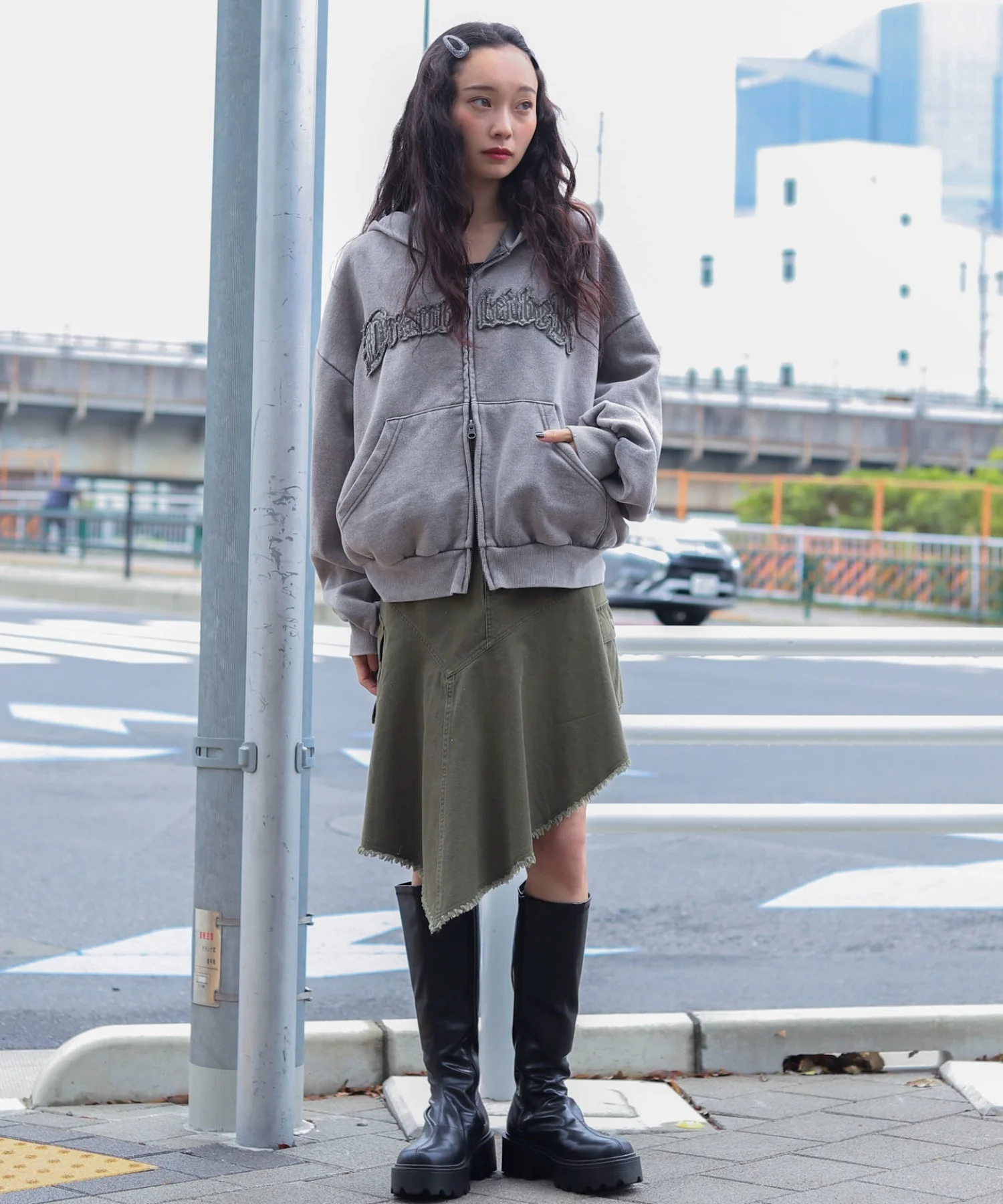 裏起毛ショートグラフィックZIPパーカー - Image 66