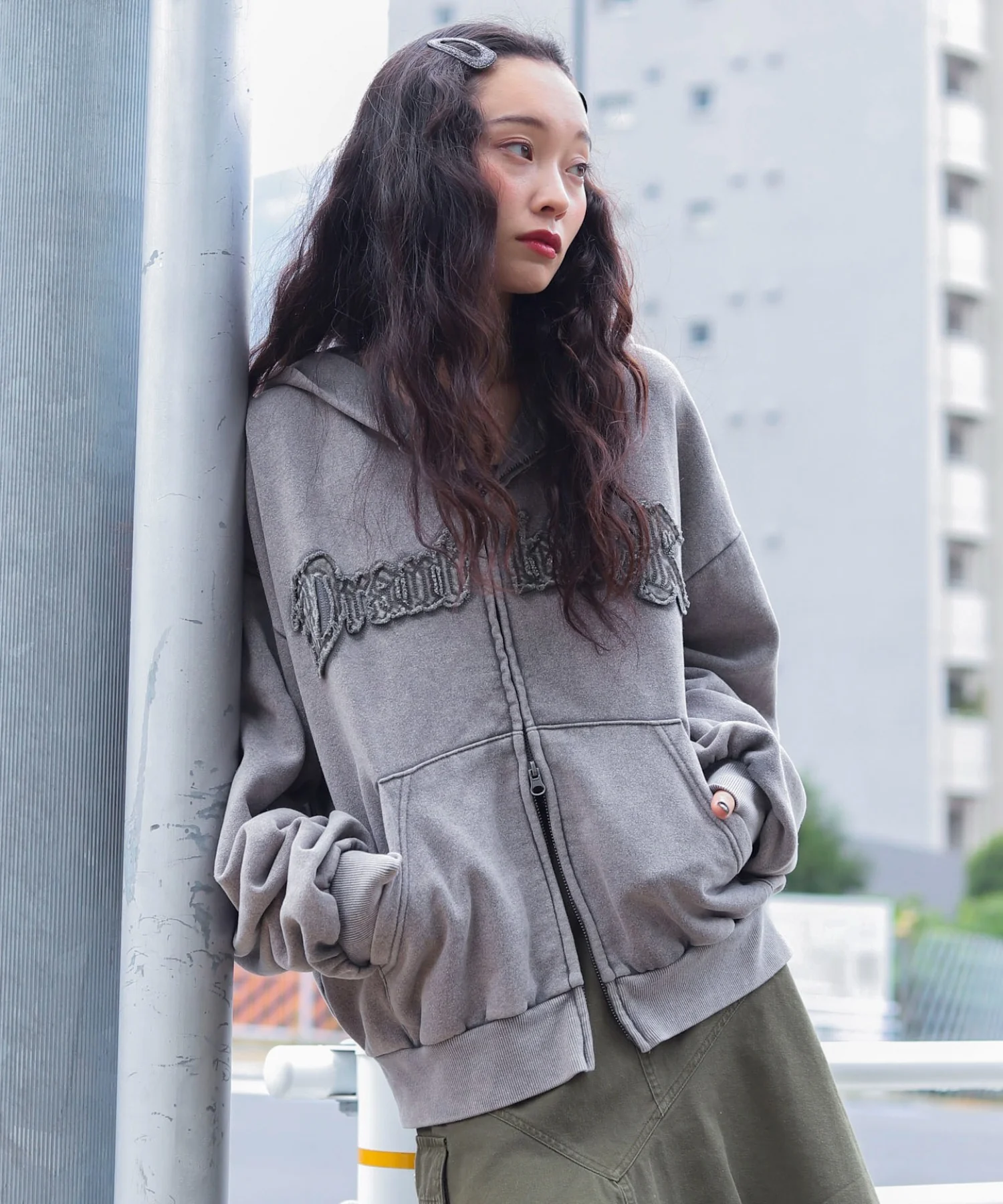裏起毛ショートグラフィックZIPパーカー - Image 7