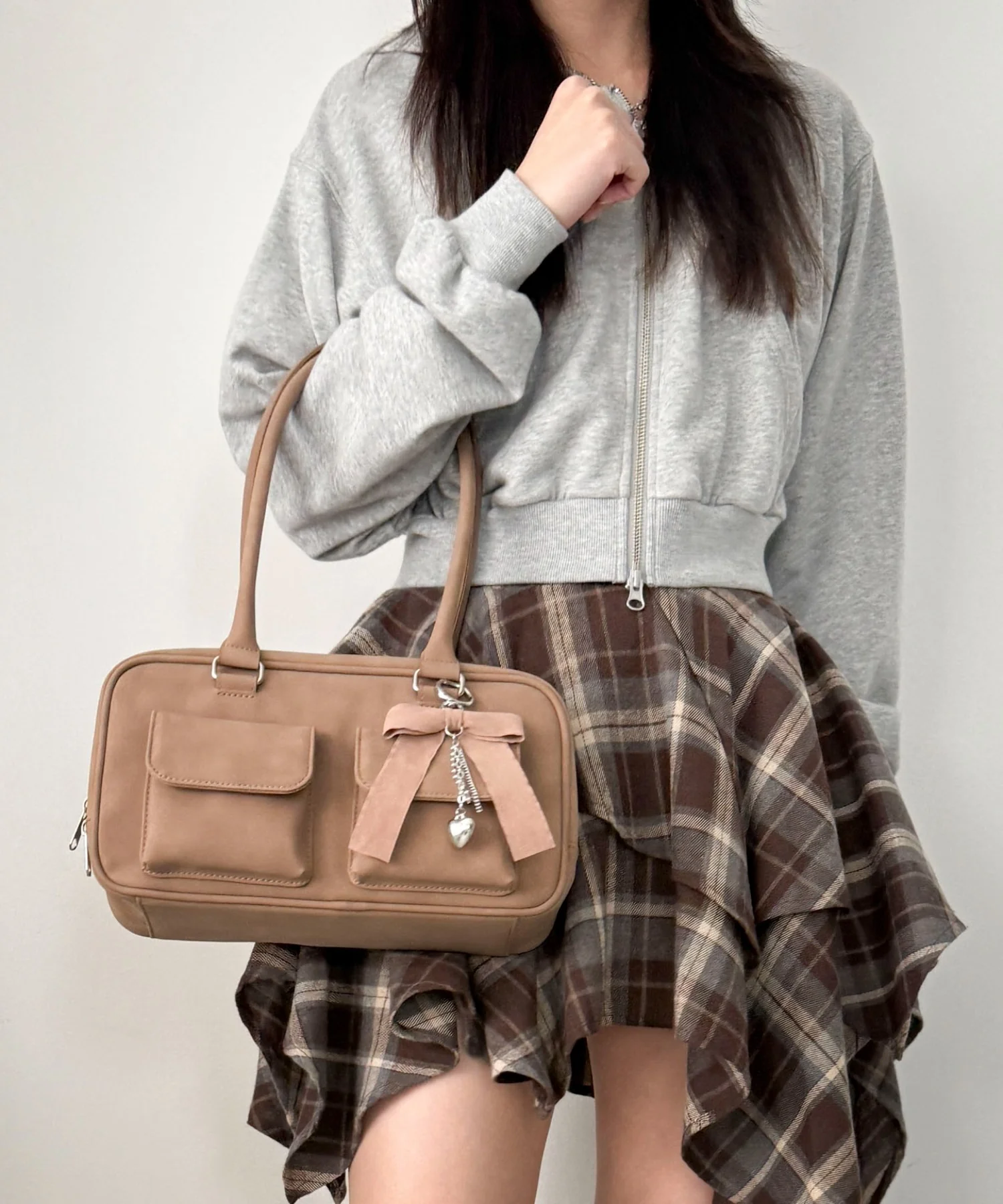 チャーム付きスクエアボストンバッグ - Image 18