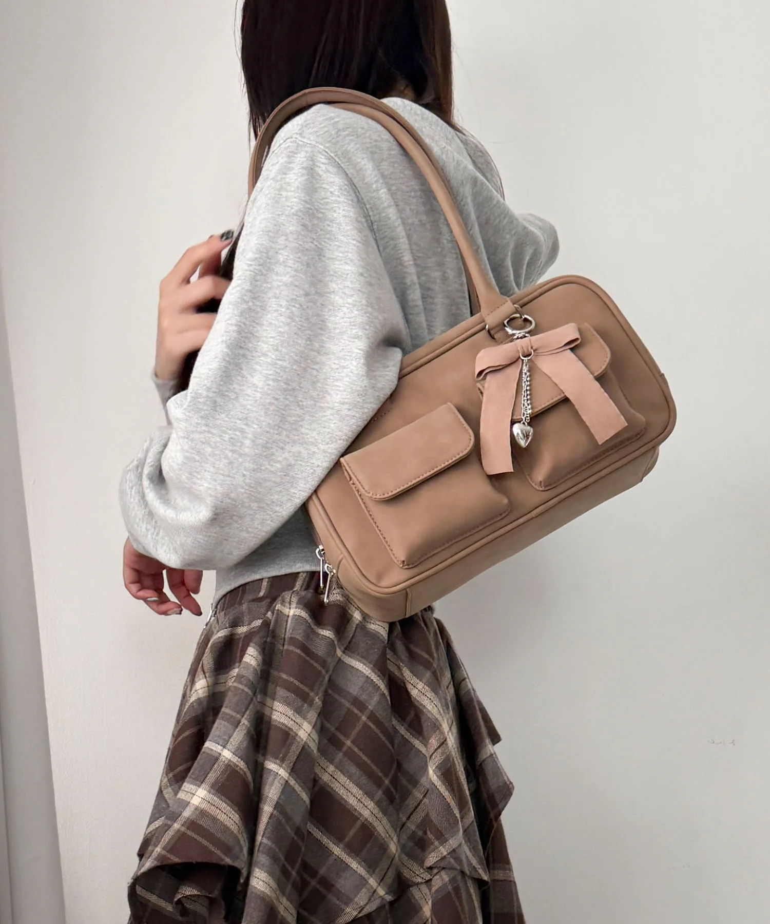 チャーム付きスクエアボストンバッグ - Image 20