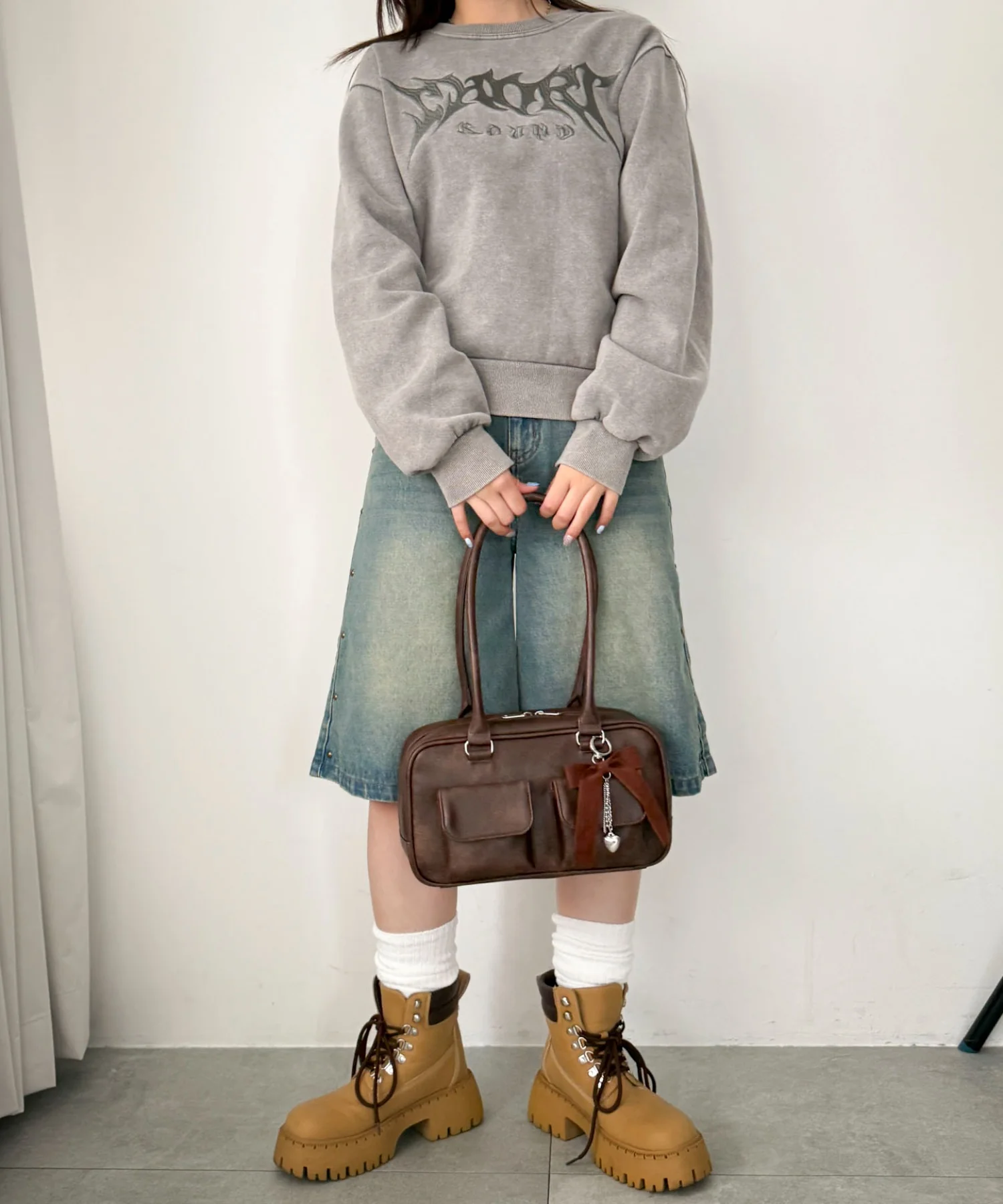 チャーム付きスクエアボストンバッグ - Image 8